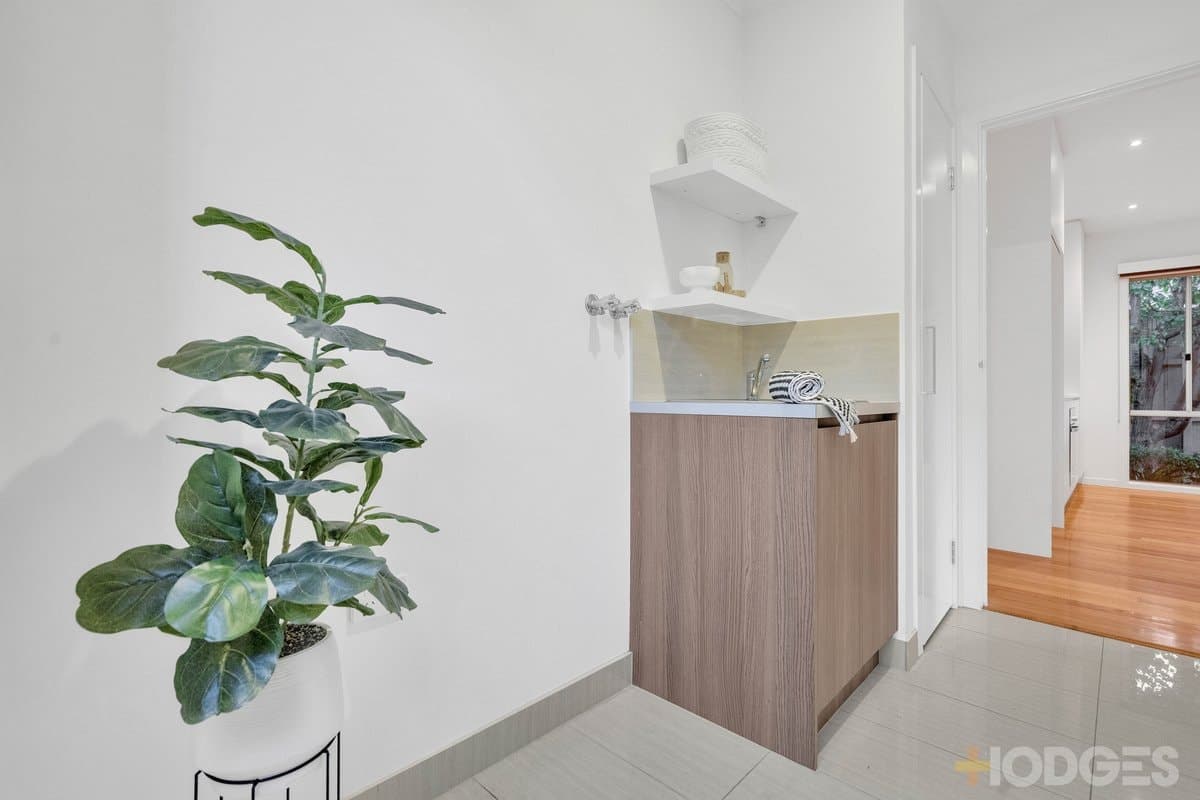 2 / 4b Delville Avenue, Mentone, VIC, 3194, Mentone - Thumbnail 8