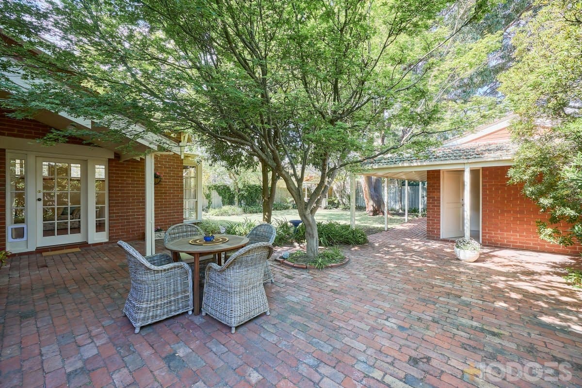 30 The Avenue, Hampton, VIC, 3188, Hampton - Thumbnail 2