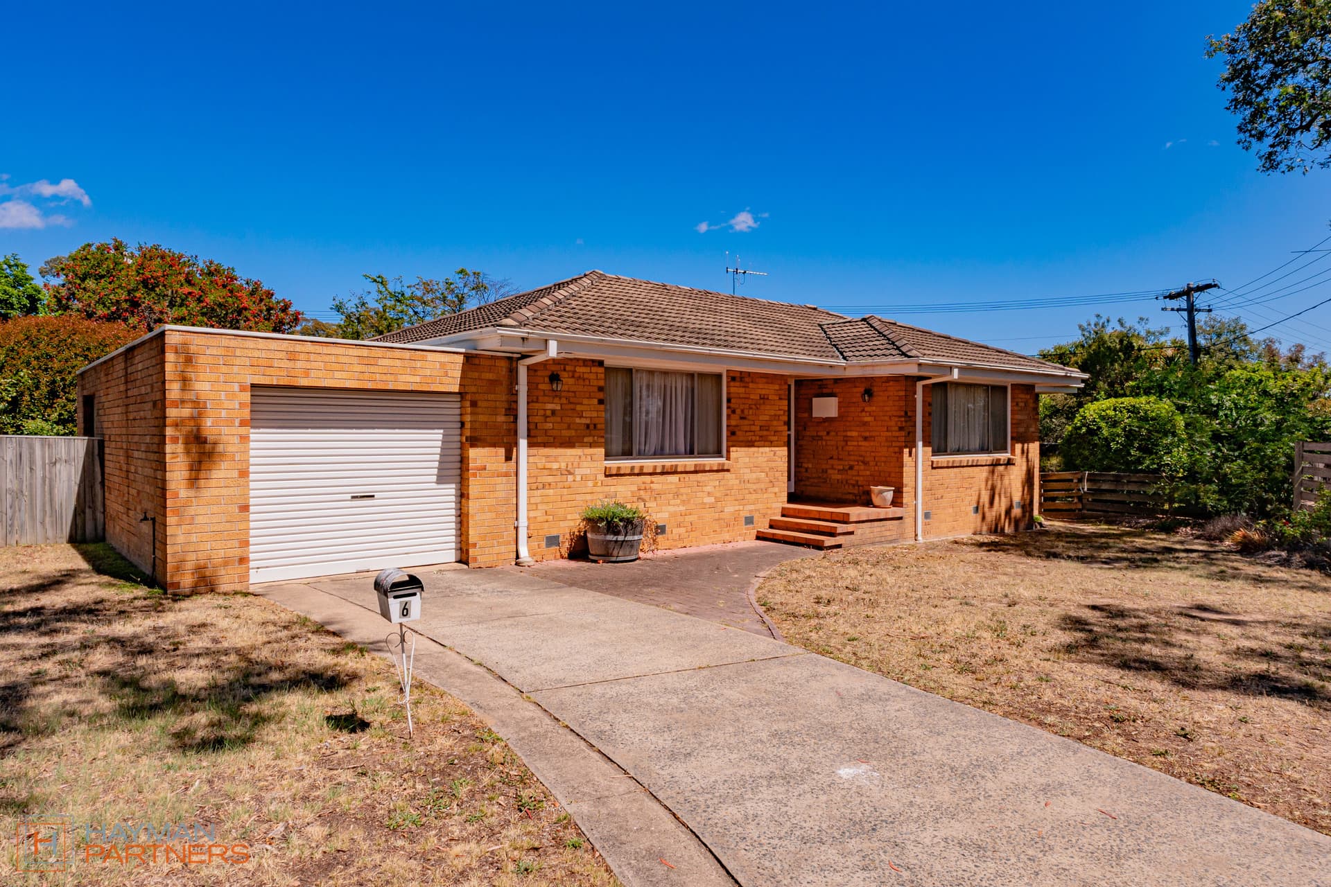 6 MacFarland Crescent, Chifley ACT 2606, Chifley - Thumbnail 2