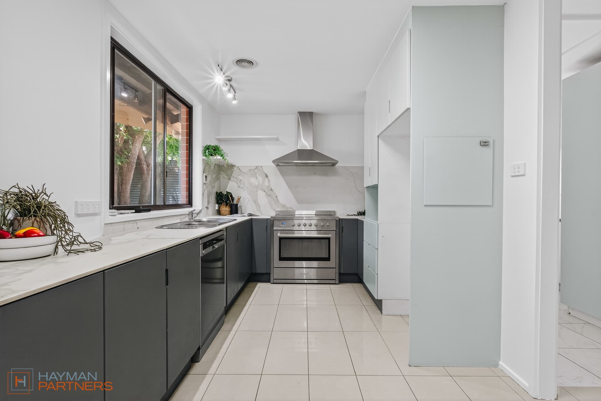 2 Maxworthy Street, Kambah ACT 2902, Kambah - Thumbnail 2