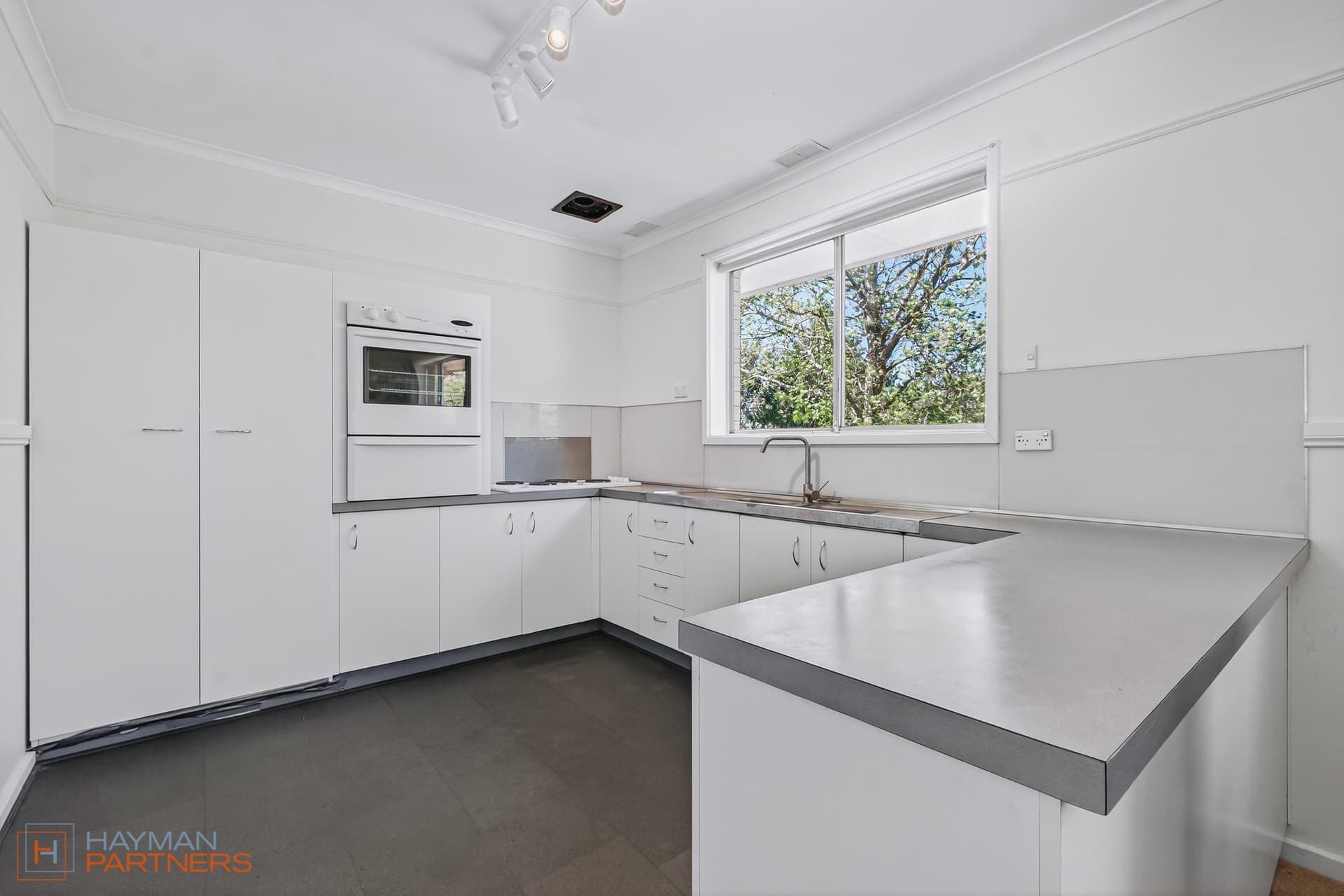 139 Namatjira Drive, Fisher ACT 2611, Fisher - Thumbnail 8