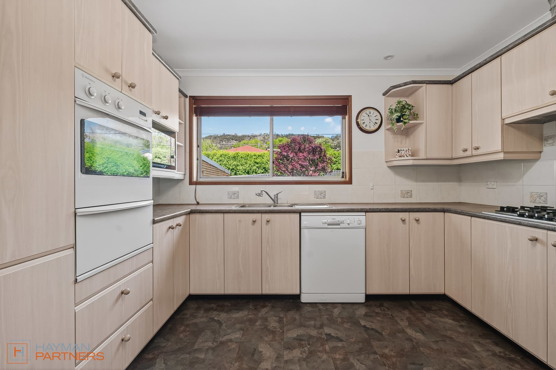 98 Macfarland Crescent, Pearce ACT 2607, Pearce - Thumbnail 8