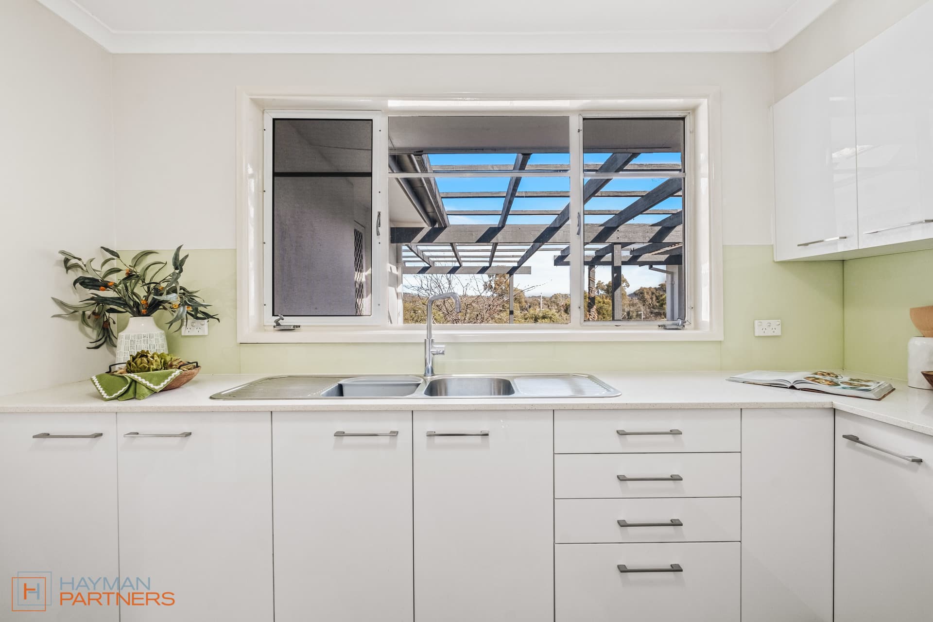 13 Raoul Place, Lyons ACT 2606, Lyons - Thumbnail 8