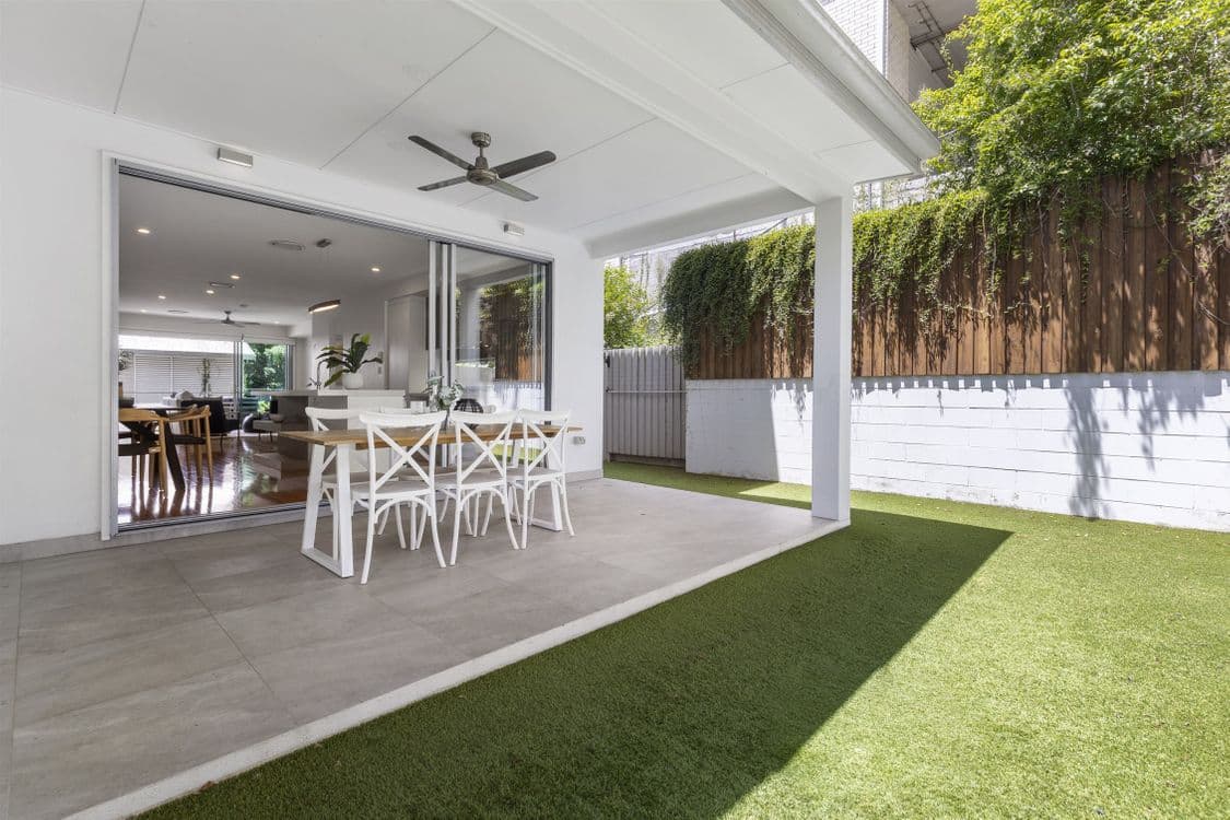 38 Middle Street, HIGHGATE HILL, QLD 4101, Highgate Hill - Thumbnail 2