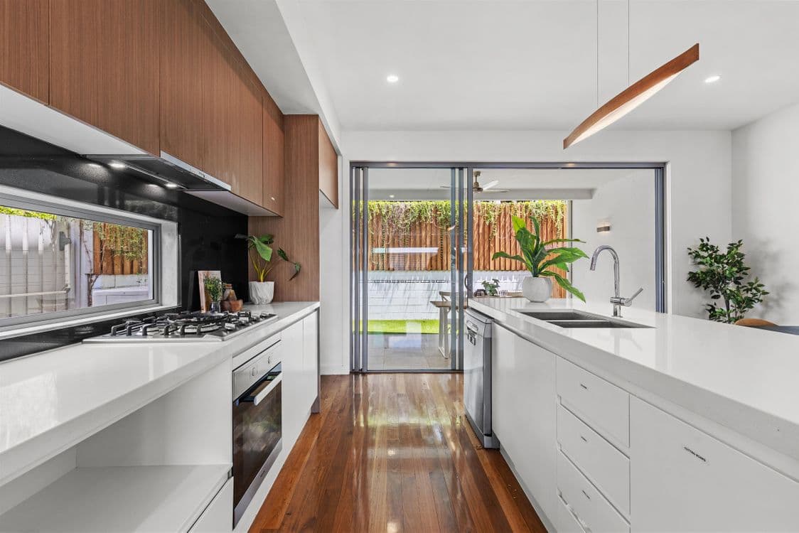 38 Middle Street, HIGHGATE HILL, QLD 4101, Highgate Hill - Thumbnail 6