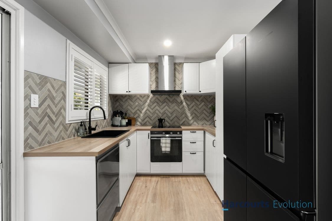 19 Strathallen Drive, BORONIA HEIGHTS, QLD 4124, Boronia Heights - Thumbnail 3