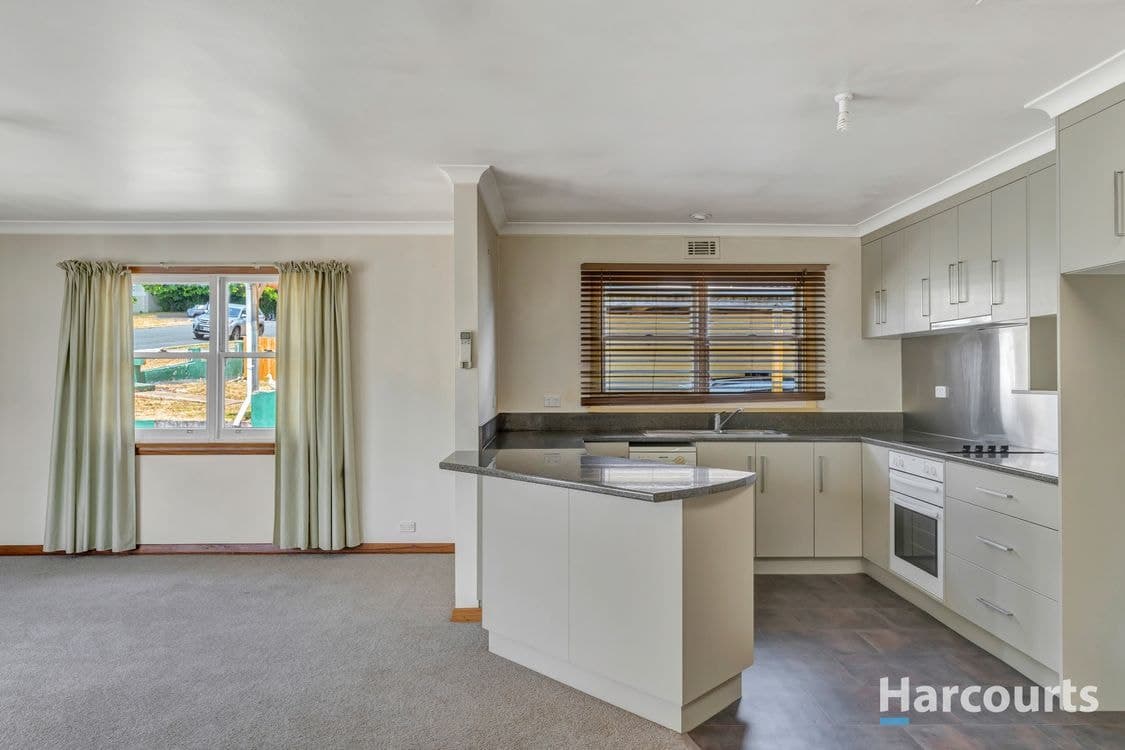 15 Parsonage Street, DELORAINE, TAS 7304, Deloraine - Thumbnail 2