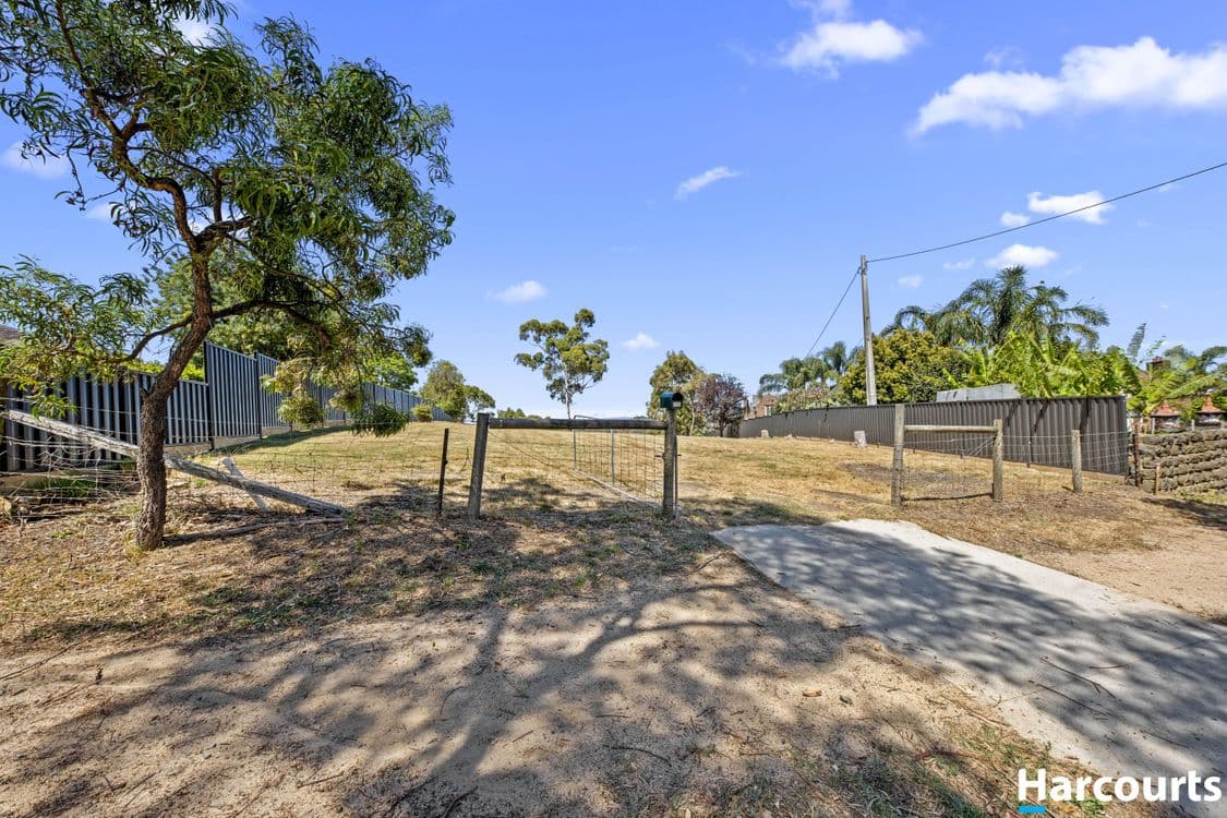 35B Churchill Park Drive, ENDEAVOUR HILLS, VIC 3802, Endeavour Hills - Thumbnail 2