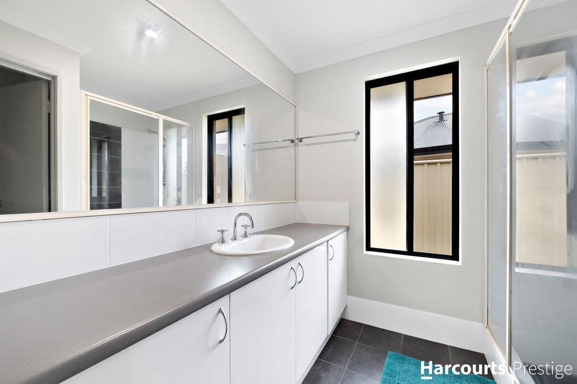 112 Verdant Crescent, SEVILLE GROVE, WA 6112, Seville Grove - Thumbnail 3