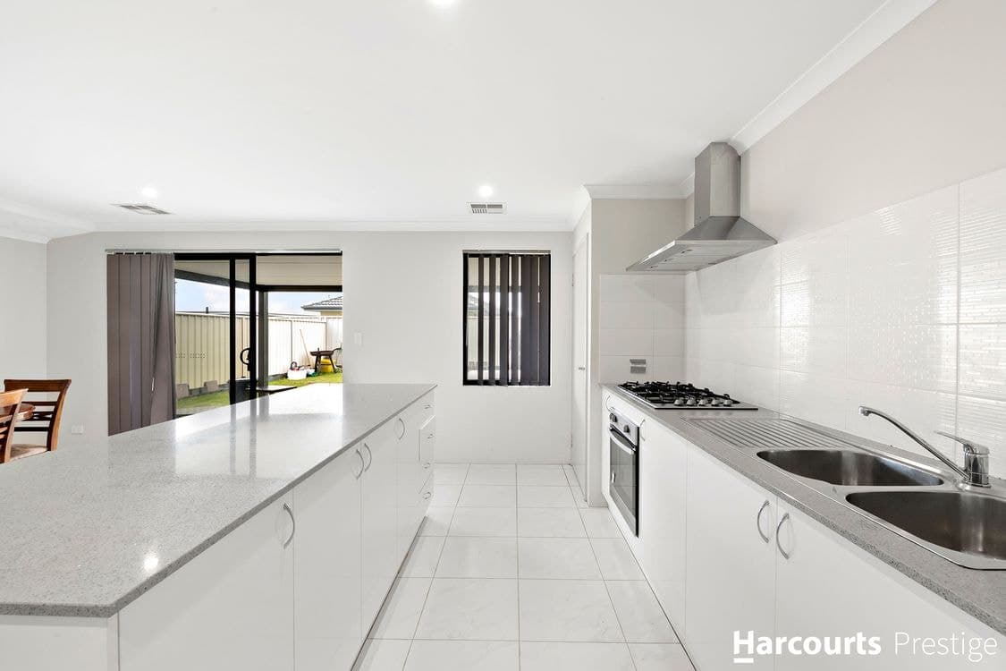112 Verdant Crescent, SEVILLE GROVE, WA 6112, Seville Grove - Thumbnail 6