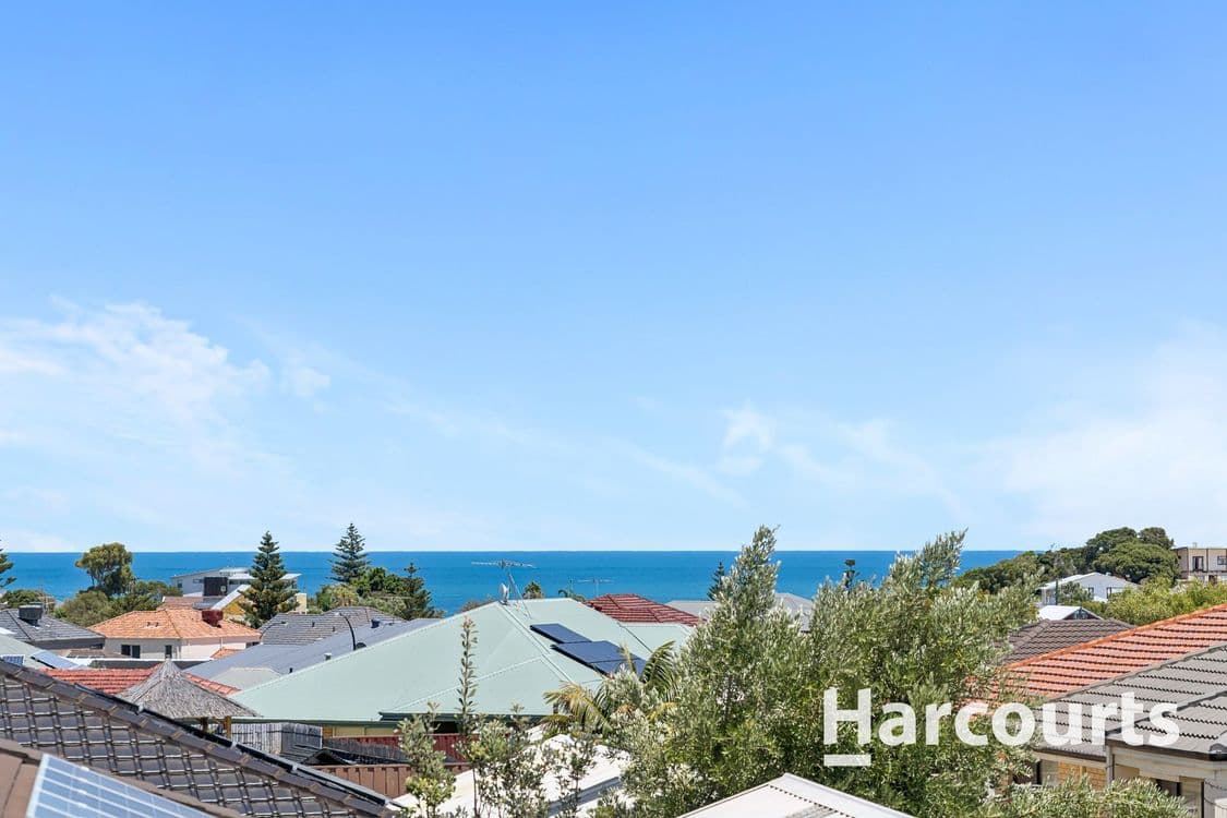 12 Mintaro Parade, QUINNS ROCKS, WA 6030, Quinns Rocks - Thumbnail 2