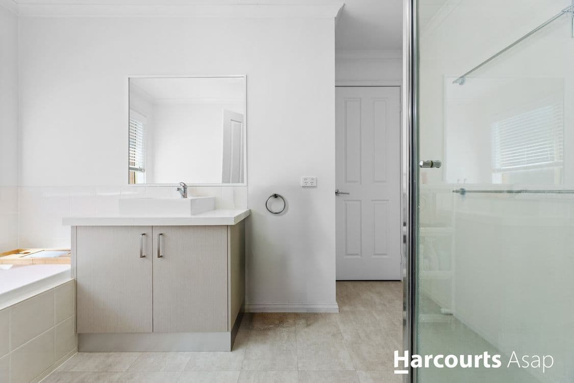 2 Yalumba Court, Berwick, VIC 3806, Berwick - Thumbnail 6