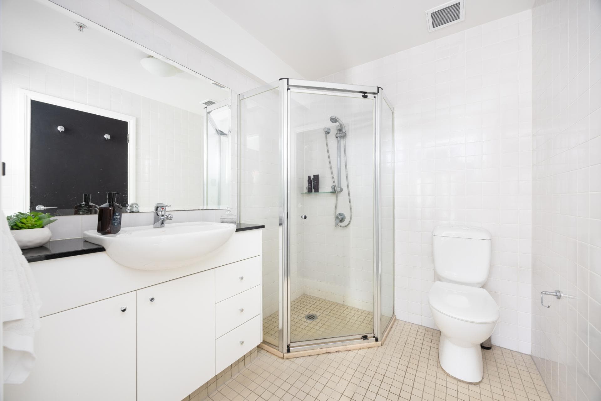332/6E Cowper Wharf Roadway, Woolloomooloo, Woolloomooloo - Thumbnail 4