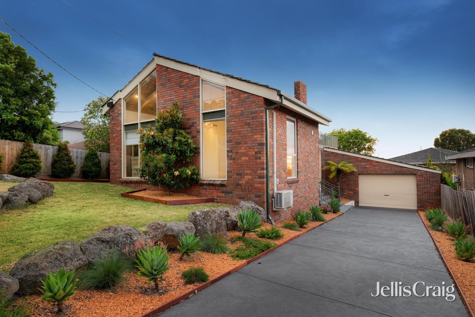 905 Ferntree Gully Road, Wheelers Hill, Wheelers Hill - Thumbnail 2