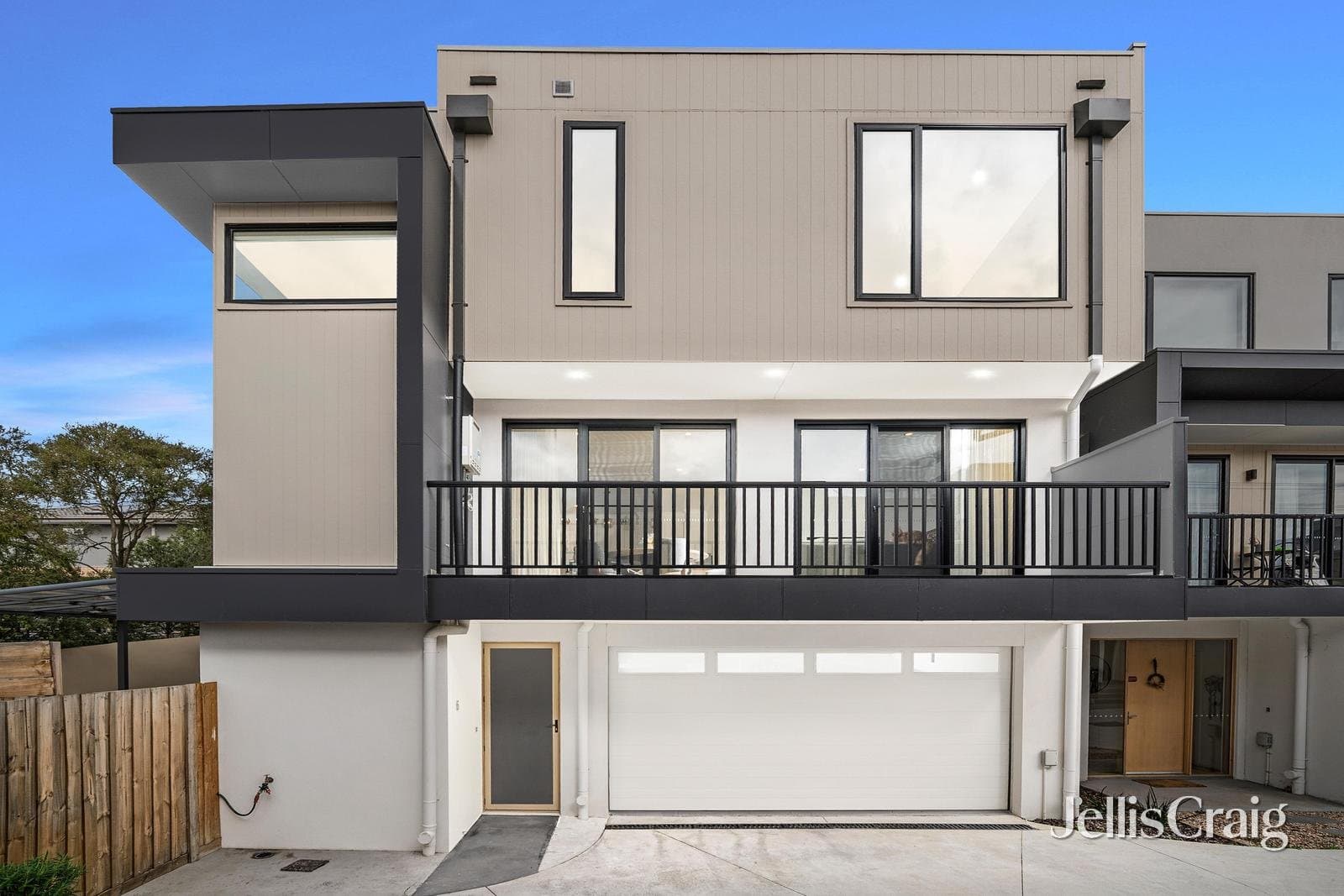 6 Parkhill Close, Mooroolbark, Mooroolbark - Thumbnail 2