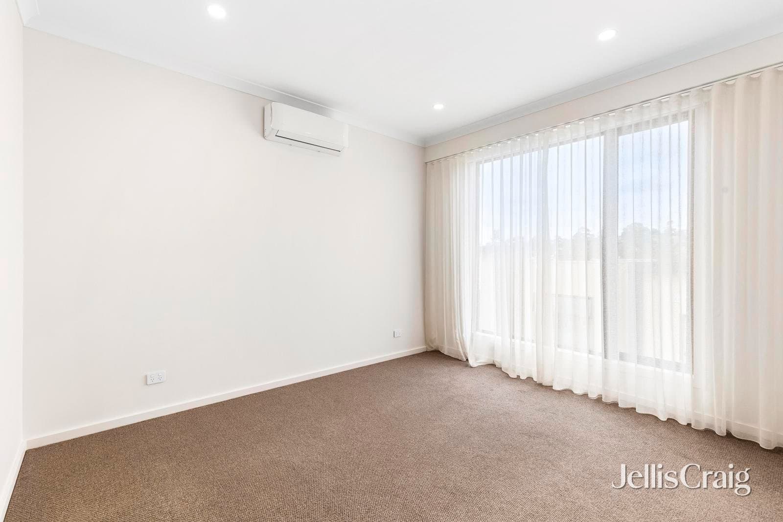 6 Parkhill Close, Mooroolbark, Mooroolbark - Thumbnail 6
