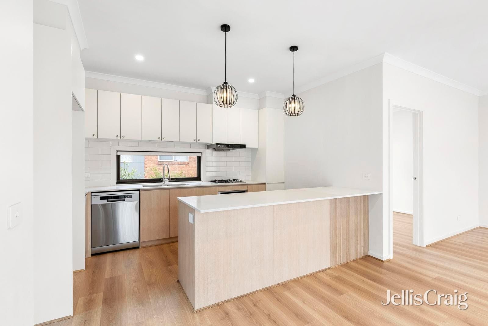 6 Parkhill Close, Mooroolbark, Mooroolbark - Thumbnail 8