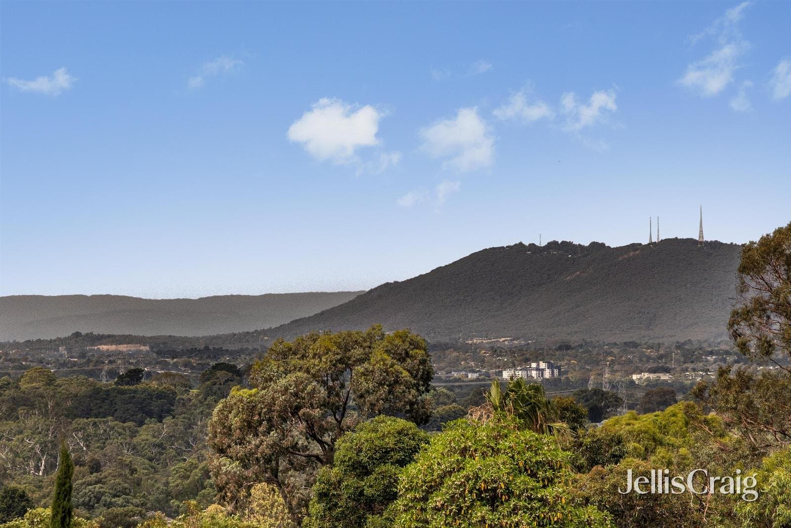 7 Ruth Court, Glen Waverley, Glen Waverley - Thumbnail 2