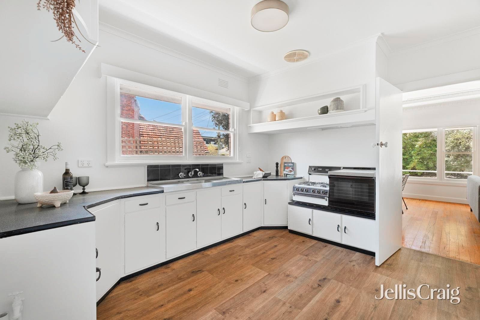 18 Thomas Street, Hampton, Hampton - Thumbnail 6