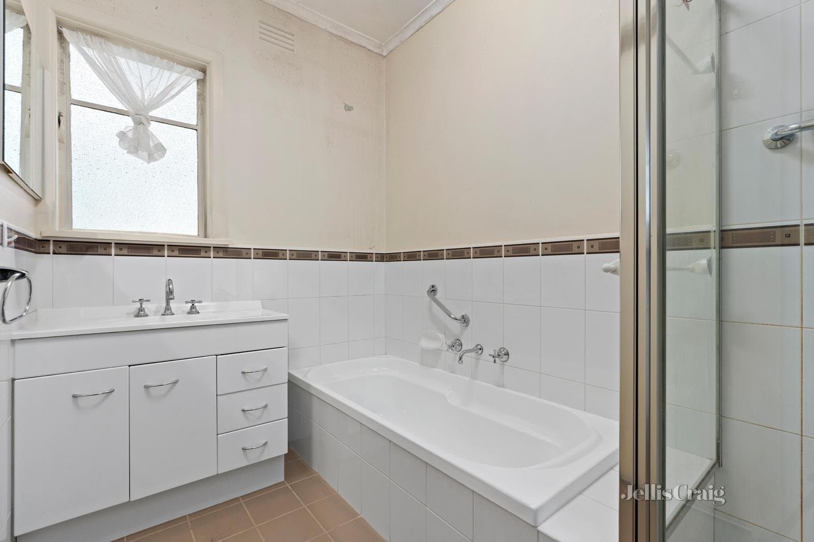 4 Hamilton Crescent, Doncaster East, Doncaster East - Thumbnail 5
