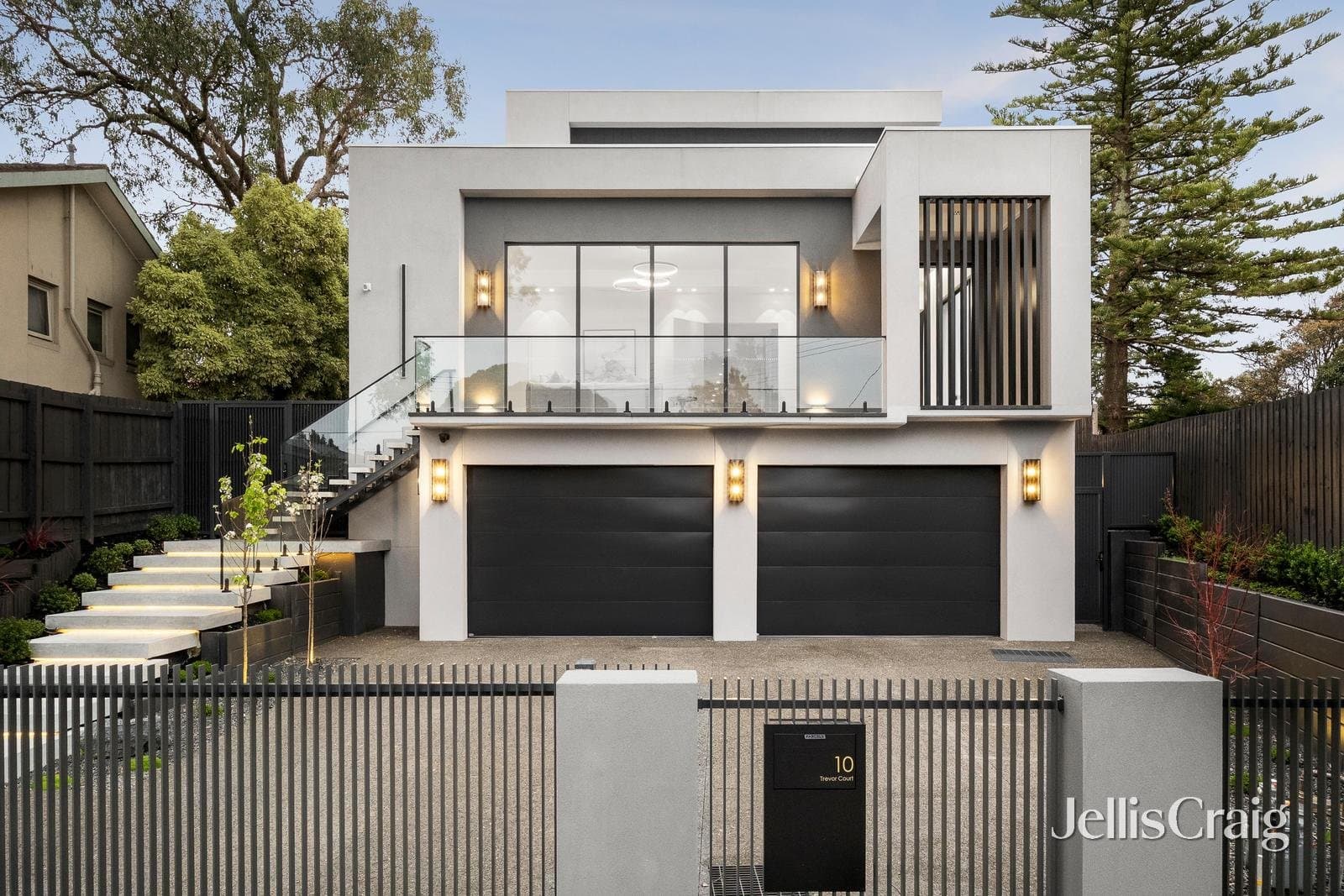 10 Trevor Court, Mount Waverley, Mount Waverley - Thumbnail 2