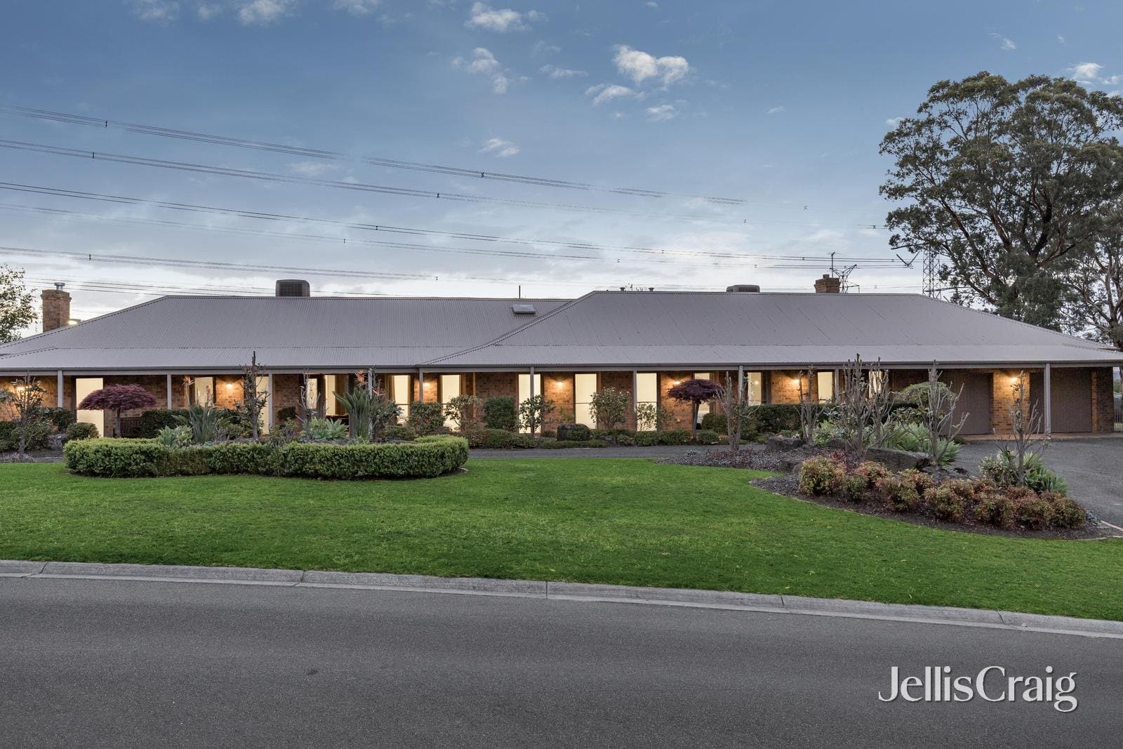 2 Arnold Drive, Donvale, Donvale - Thumbnail 2