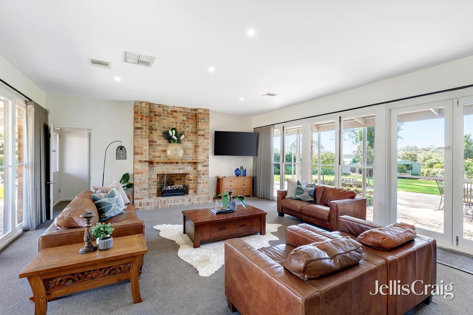 2 Arnold Drive, Donvale, Donvale - Thumbnail 3
