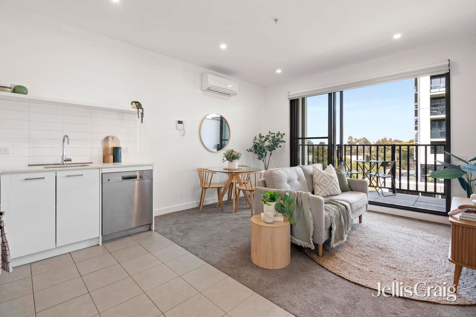 203/8 Olive York Way, Brunswick West, Wynyard - Thumbnail 4
