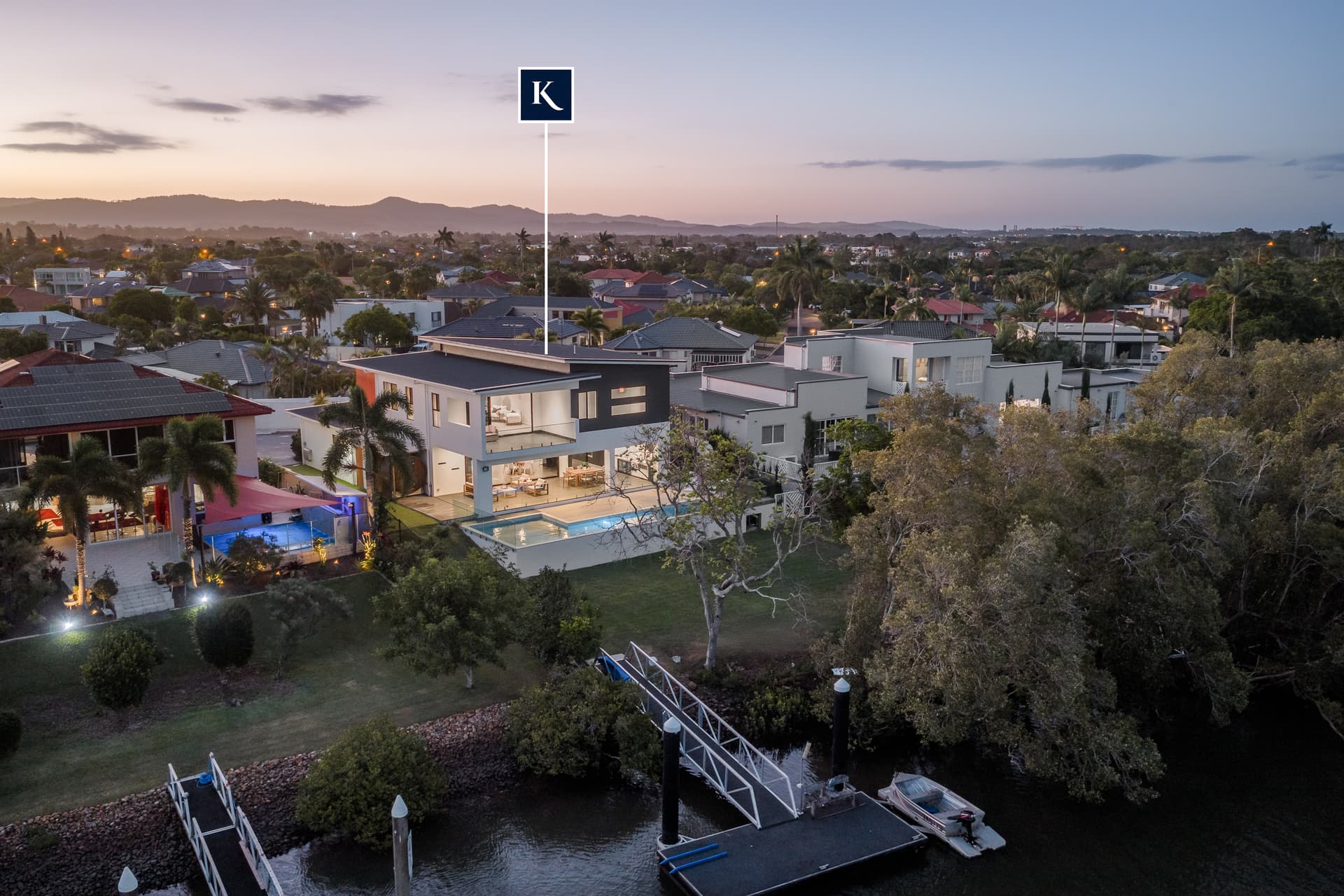 4 Edgewater  Place, Helensvale, QLD, 4212, Helensvale - Thumbnail 2