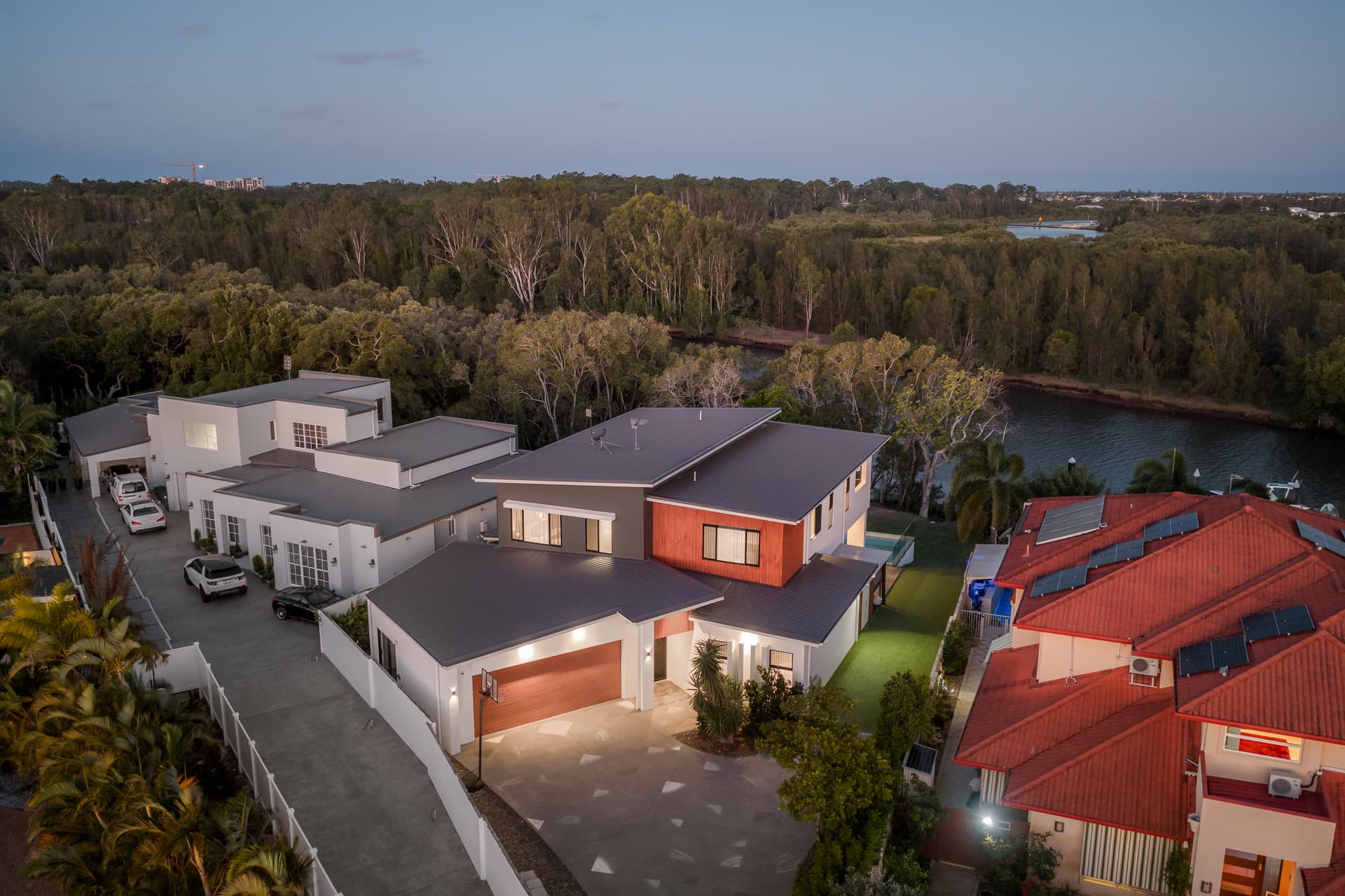 4 Edgewater  Place, Helensvale, QLD, 4212, Helensvale - Thumbnail 4