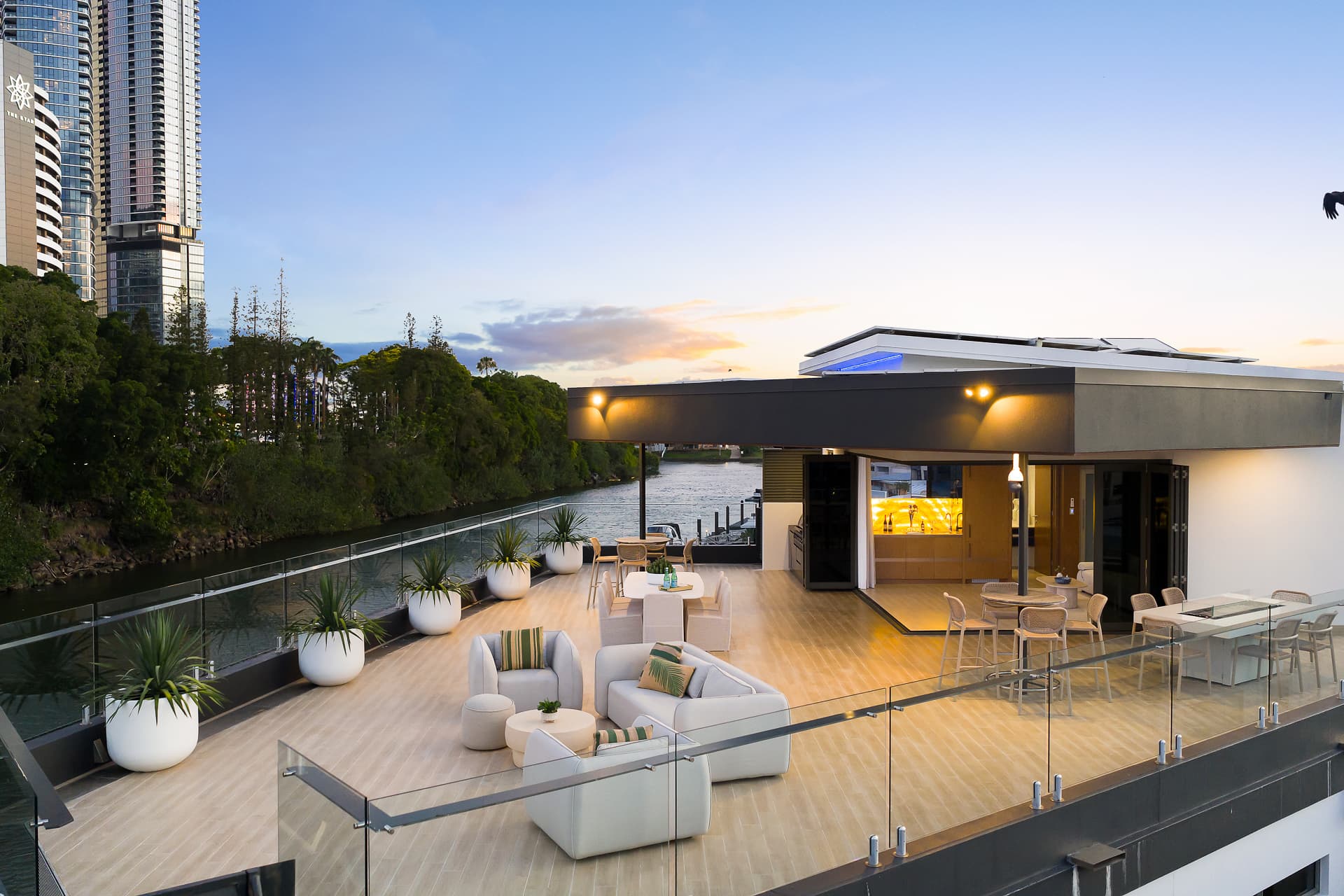 20 Lakeland Key, Broadbeach Waters, QLD, 4218, Broadbeach Waters - Thumbnail 2