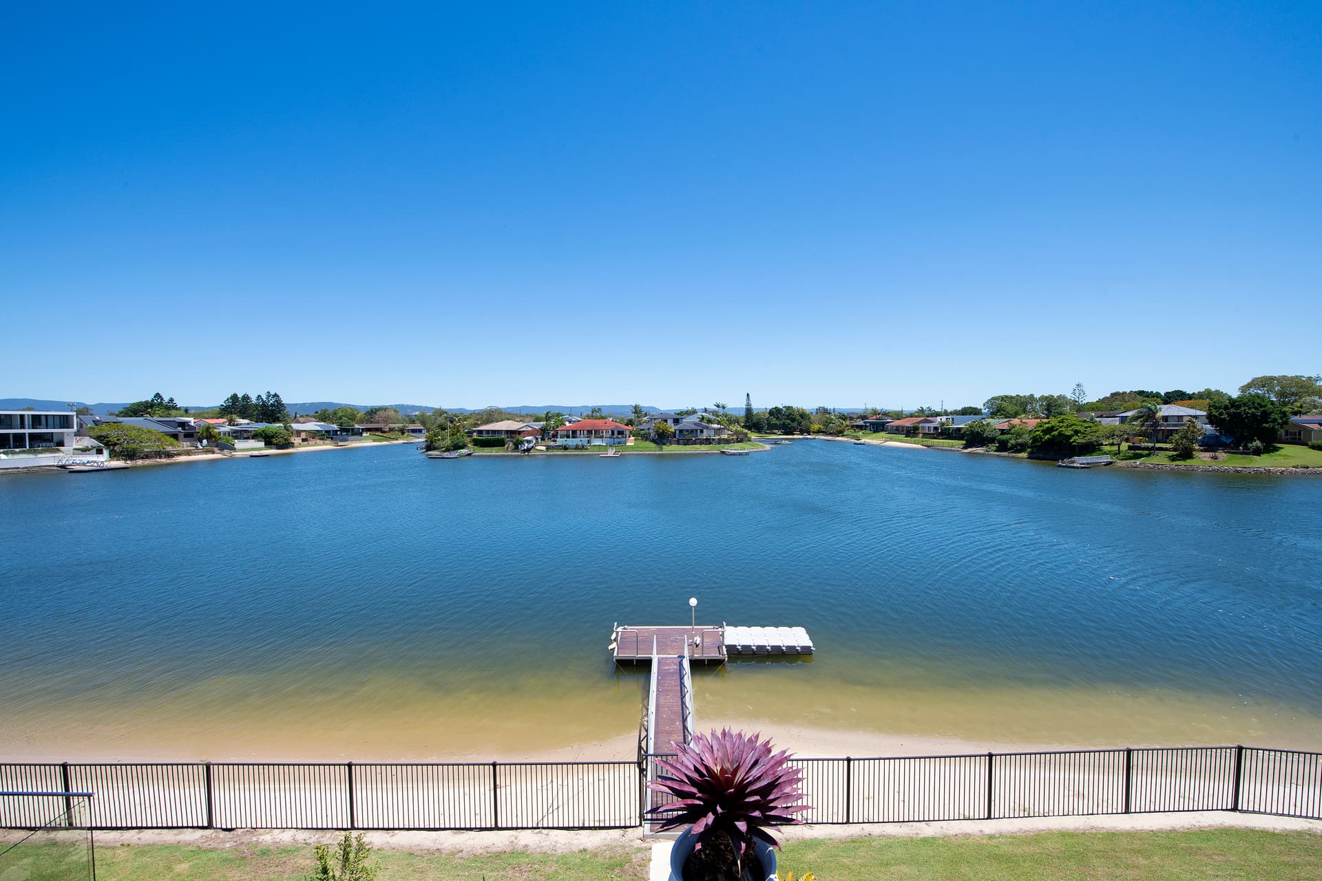 31 Coobowie Street, Broadbeach Waters, QLD, 4218, Broadbeach Waters - Thumbnail 3
