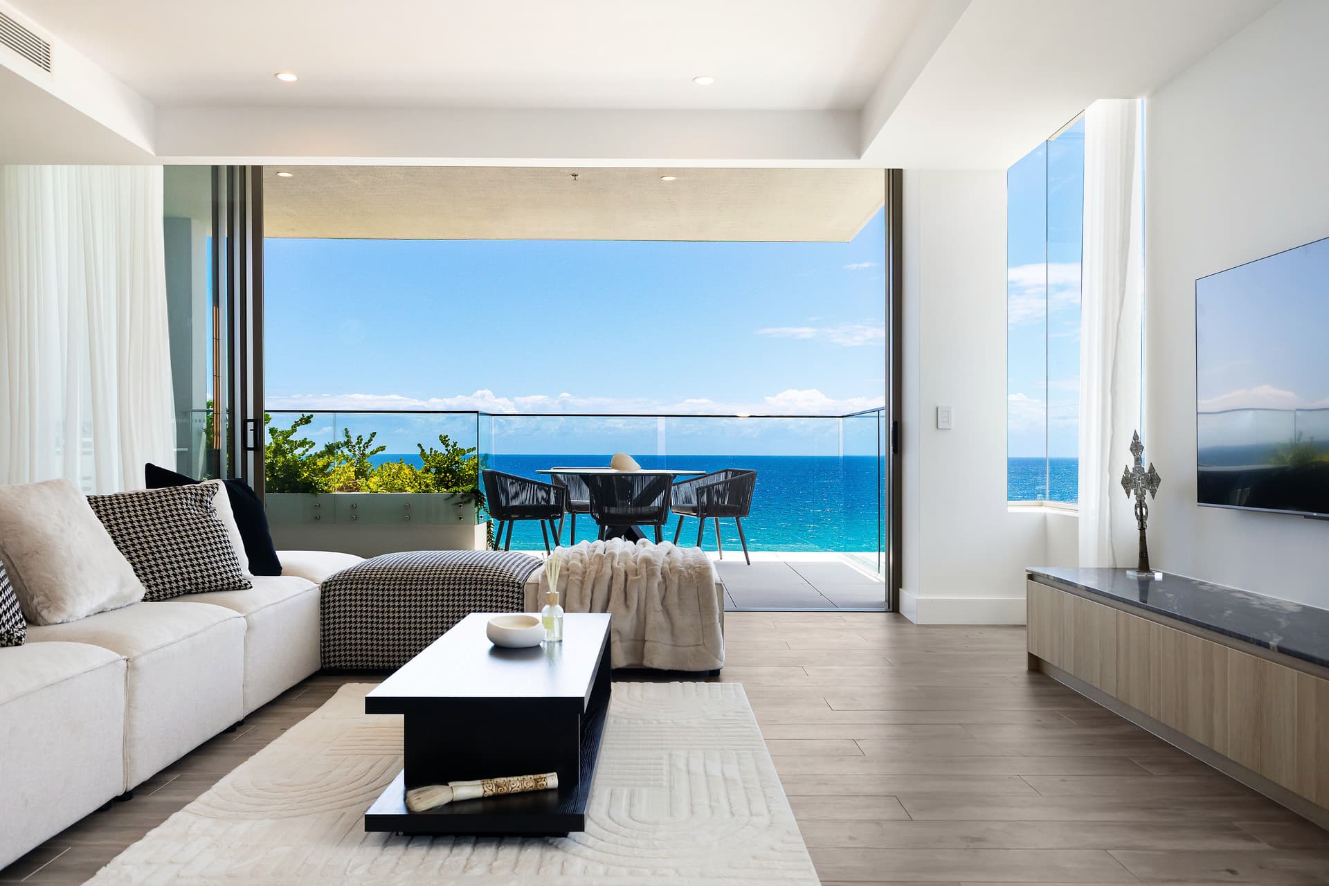 801/468 The Esplanade, Palm Beach, QLD, 4221, Palm Beach - Image 1