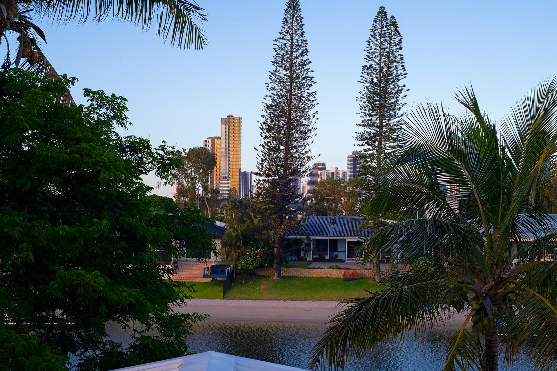 18 Weatherly Avenue, Mermaid Waters, QLD, 4218, Mermaid Waters - Thumbnail 8