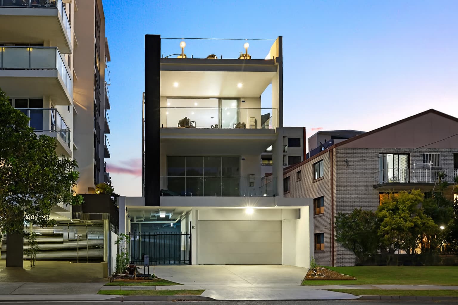 1/12 Norman  Street, Southport, QLD, 4215, Southport - Thumbnail 2