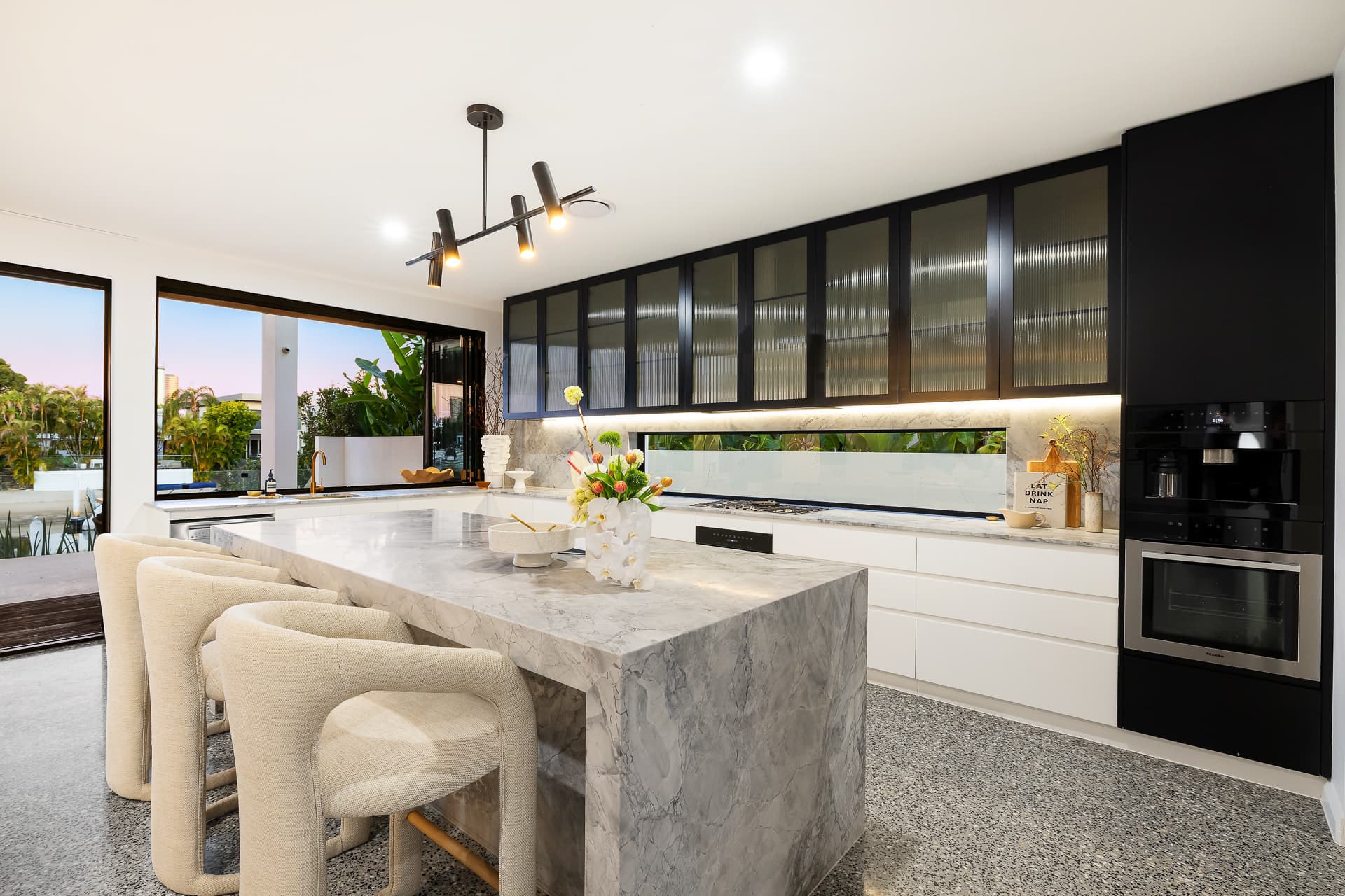 10 Rio Vista Boulevard, Broadbeach Waters, QLD, 4218, Broadbeach Waters - Thumbnail 2