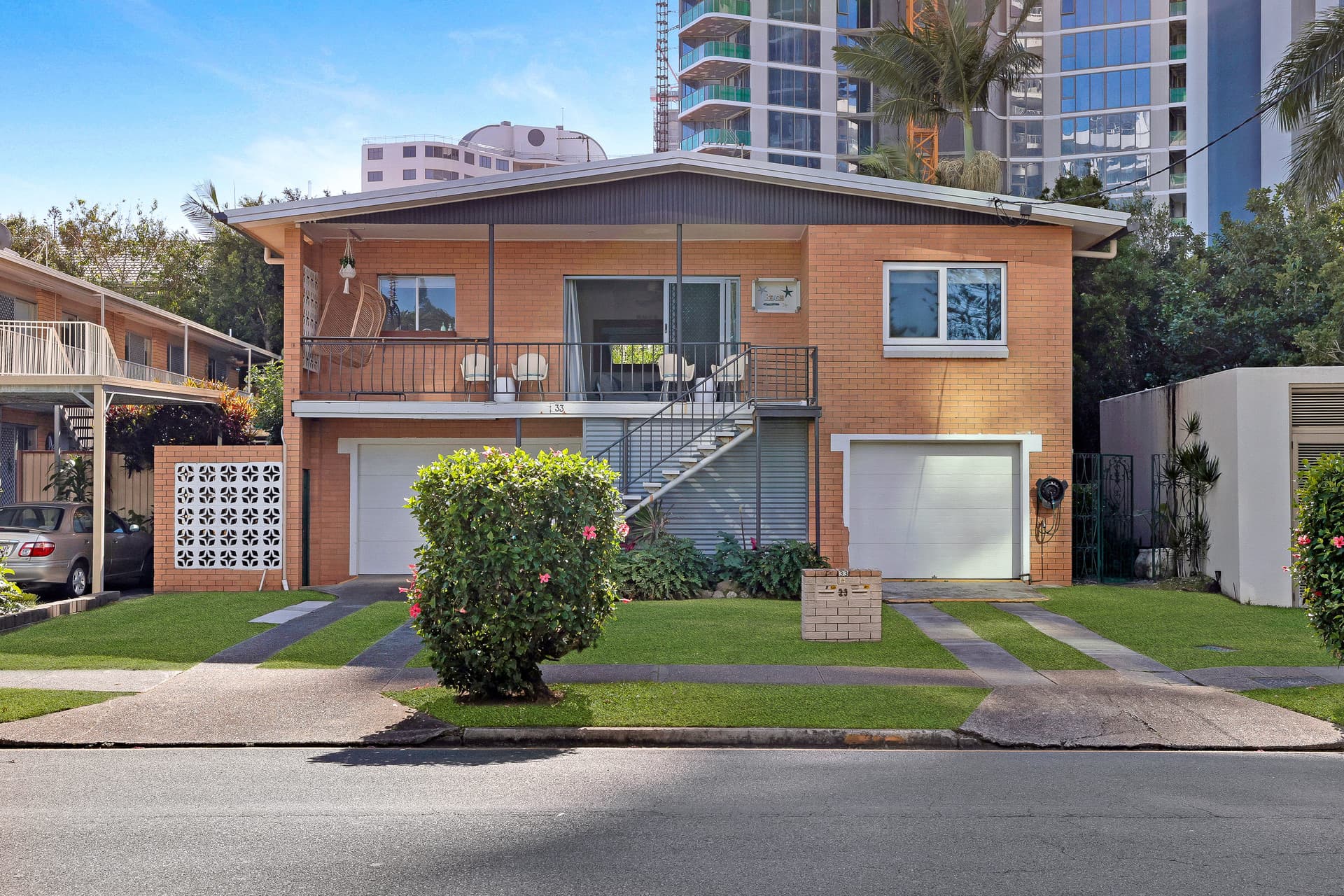 33 Breaker Street, Main Beach, QLD, 4217, Main Beach - Thumbnail 3