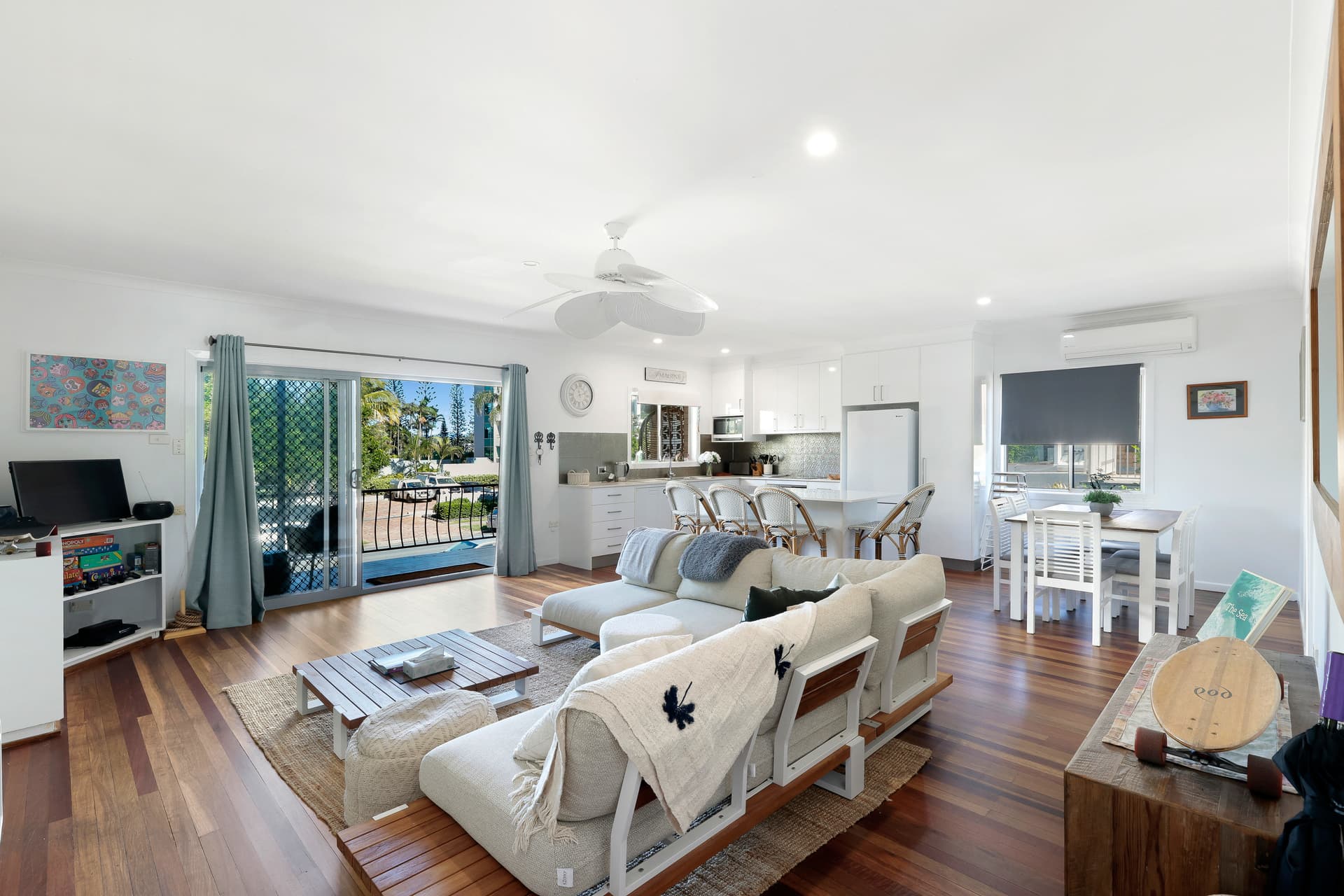 33 Breaker Street, Main Beach, QLD, 4217, Main Beach - Thumbnail 7