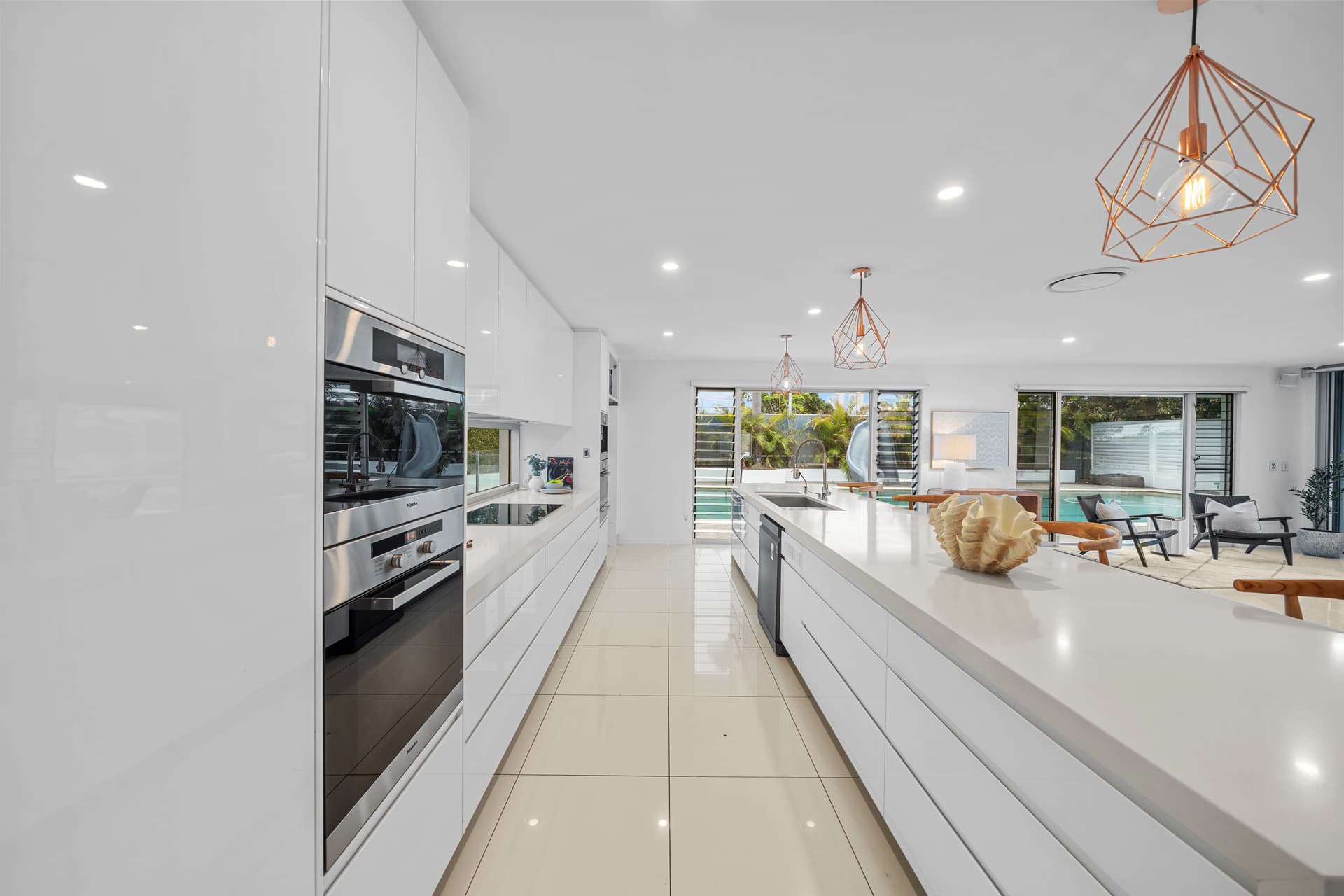 20 Salacia Avenue, Mermaid Waters, QLD, 4218, Mermaid Waters - Thumbnail 8