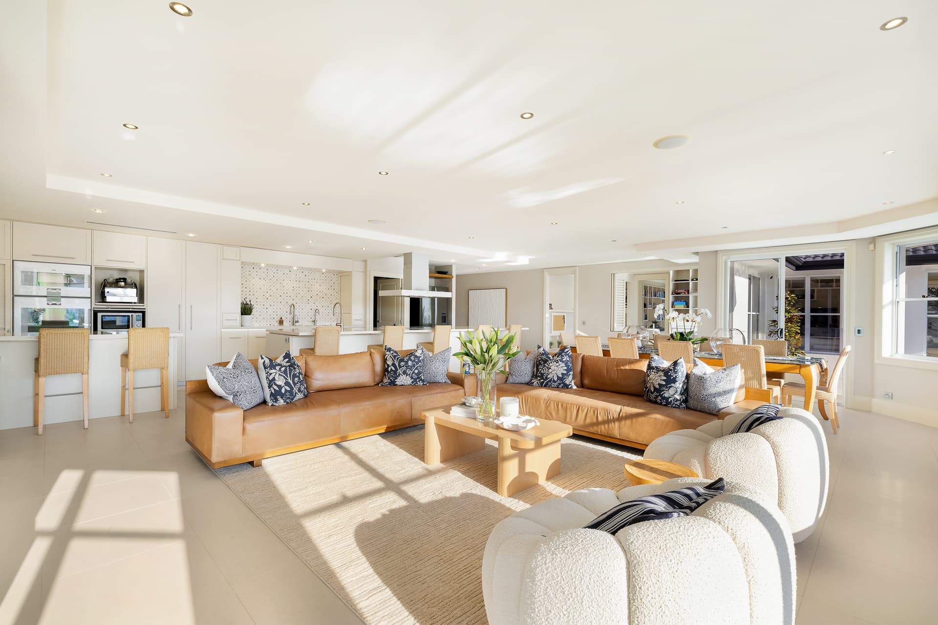 15 Saint Raphael Terrace, Sorrento, QLD, 4217, Bundall - Thumbnail 5