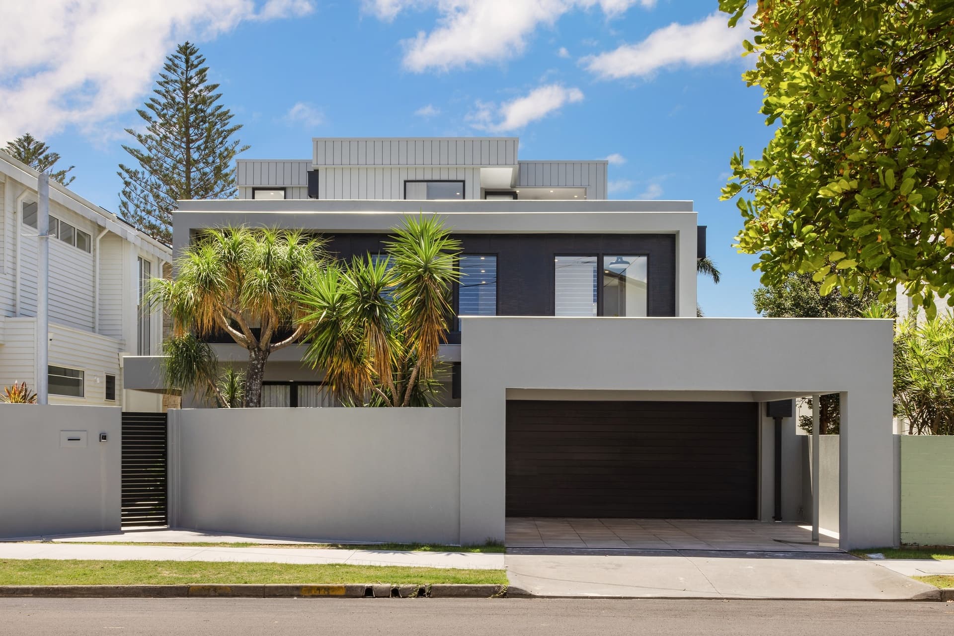 13 Tamborine Street, Mermaid Beach, QLD, 4218, Mermaid Beach - Thumbnail 3