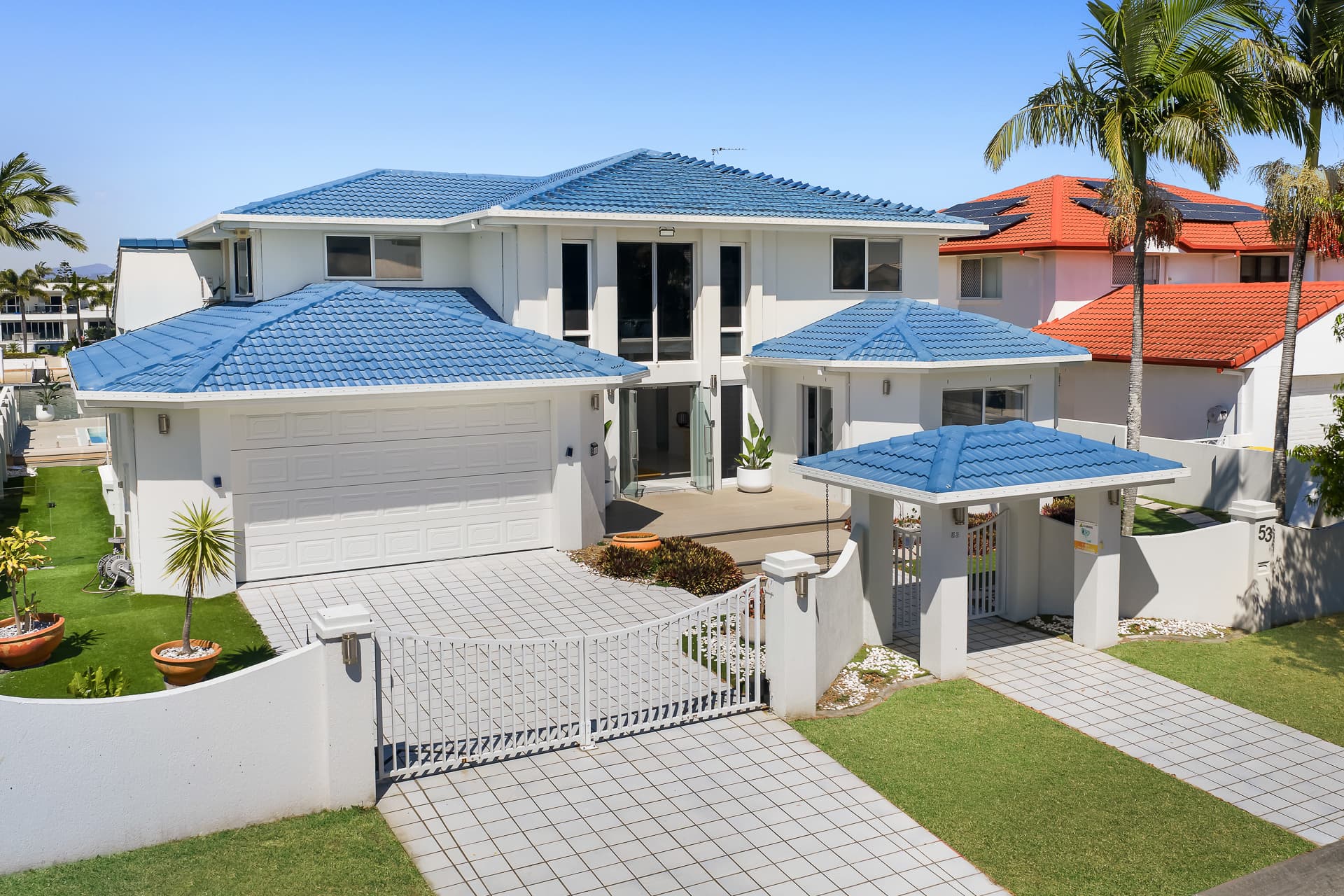 53 Cessnock  Close, Mermaid Waters, QLD, 4218, Mermaid Waters - Thumbnail 2
