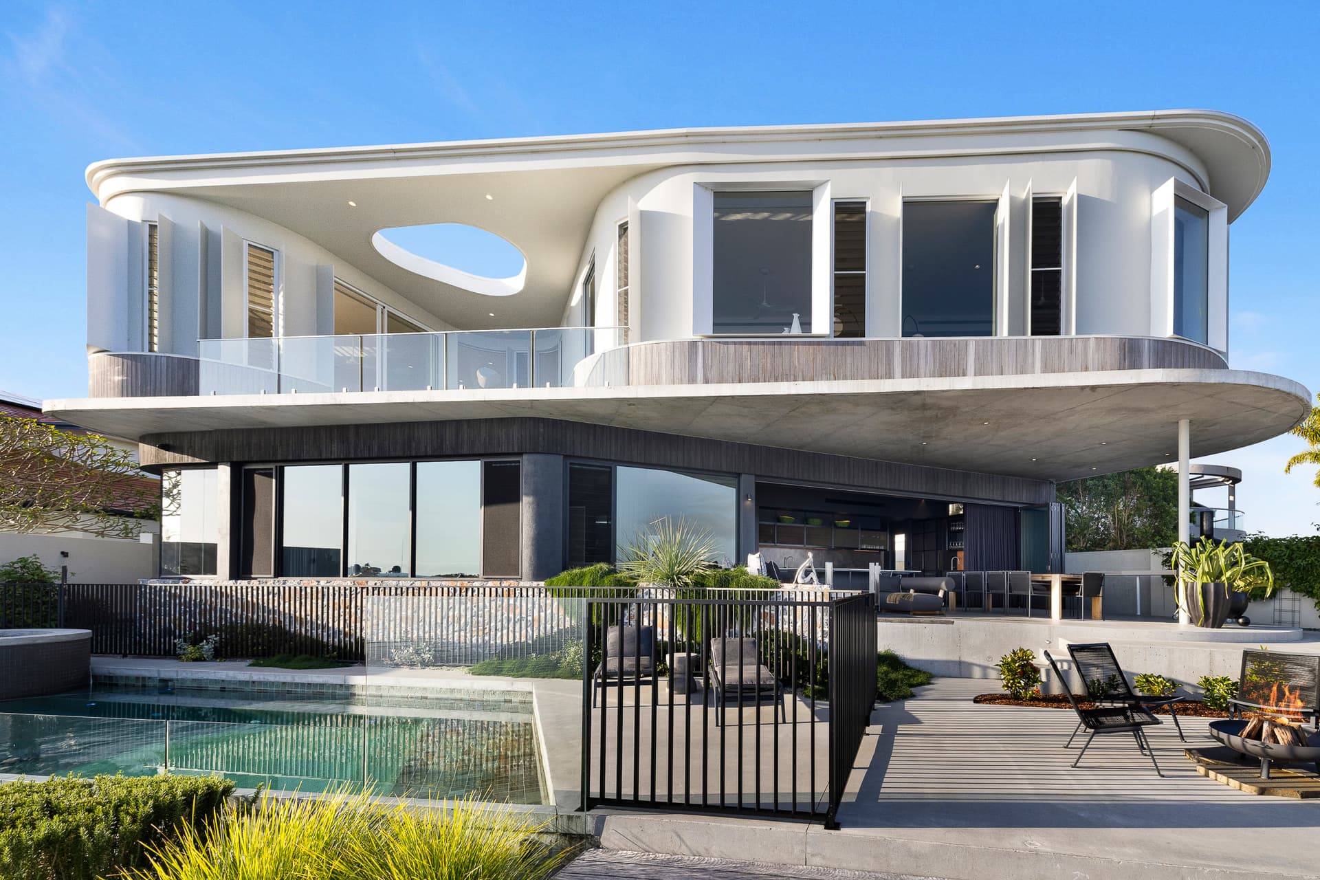 23 Hume Parade, Paradise Point, QLD, 4216, Paradise Point - Thumbnail 2