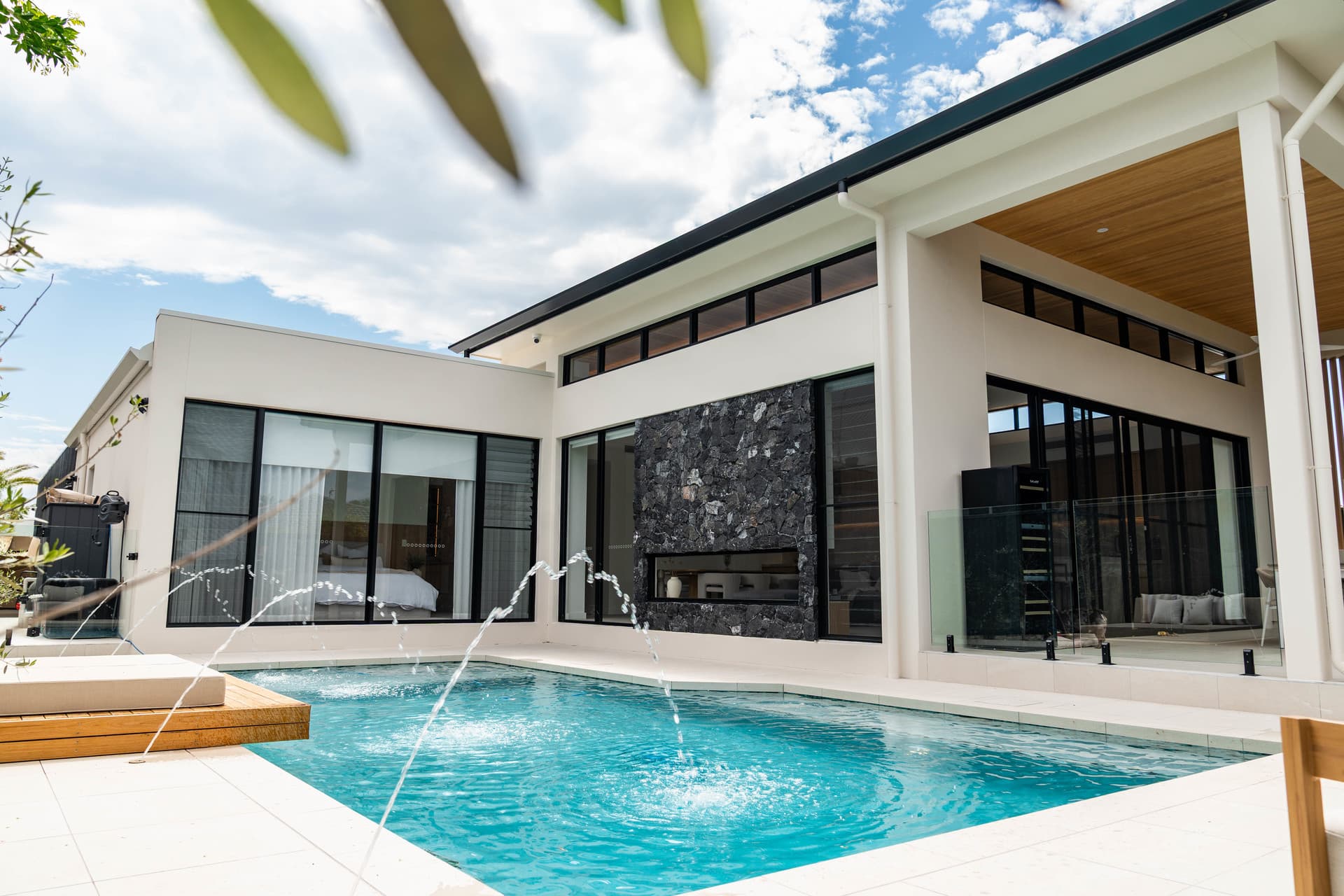 19 Fairsky Avenue, Mermaid Waters, QLD, 4218, Mermaid Waters - Thumbnail 4