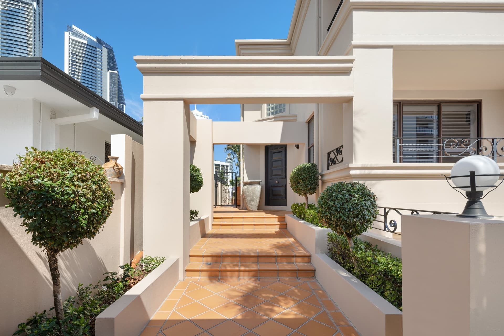 1/9 Tarcoola Crescent, Surfers Paradise, QLD, 4217, Surfers Paradise - Thumbnail 2