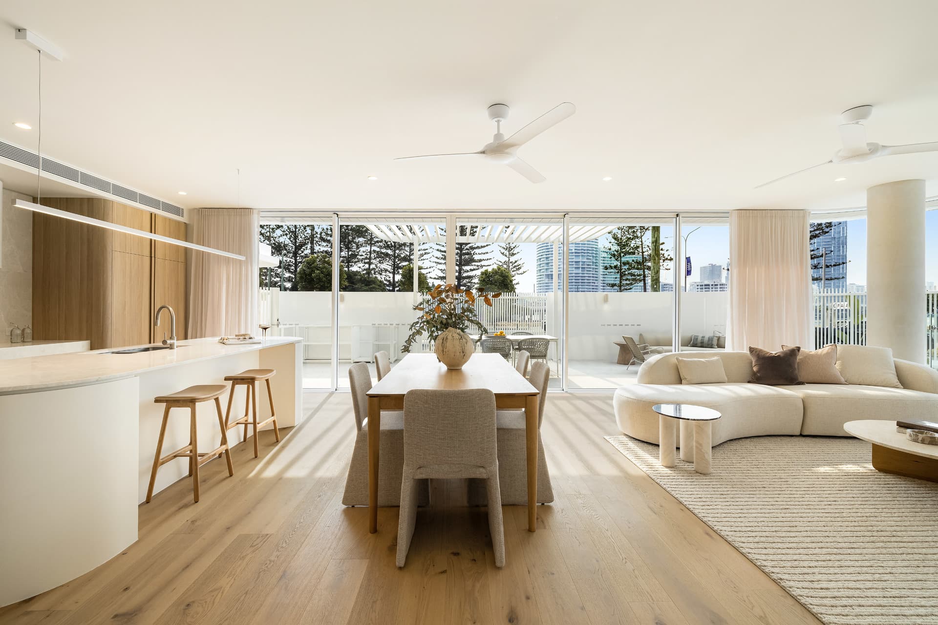Villa 1, 19-21 Rankin Parade, Main Beach, QLD, 4217, Main Beach - Thumbnail 2