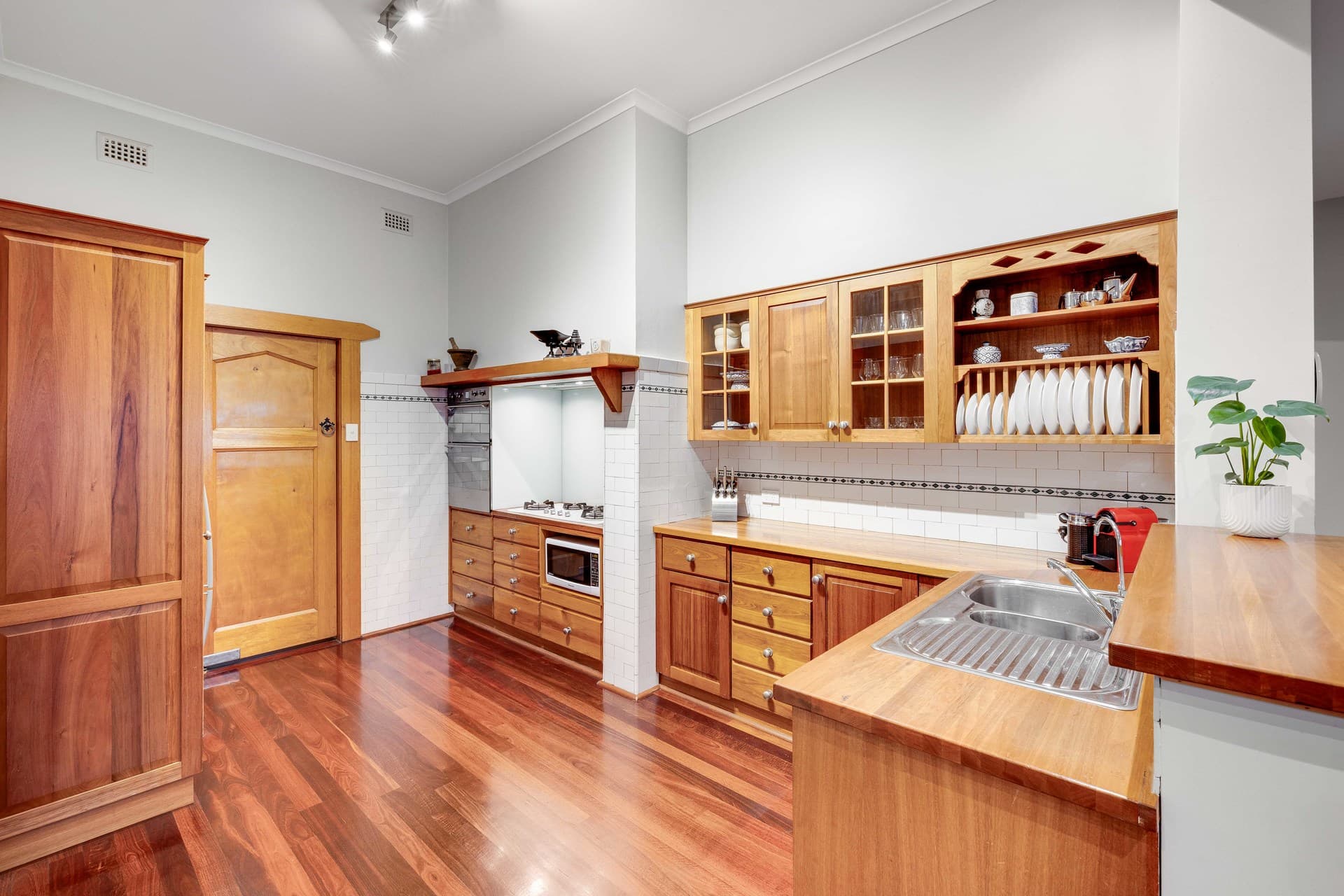 9 Rockingham Street, West Beach - Thumbnail 7