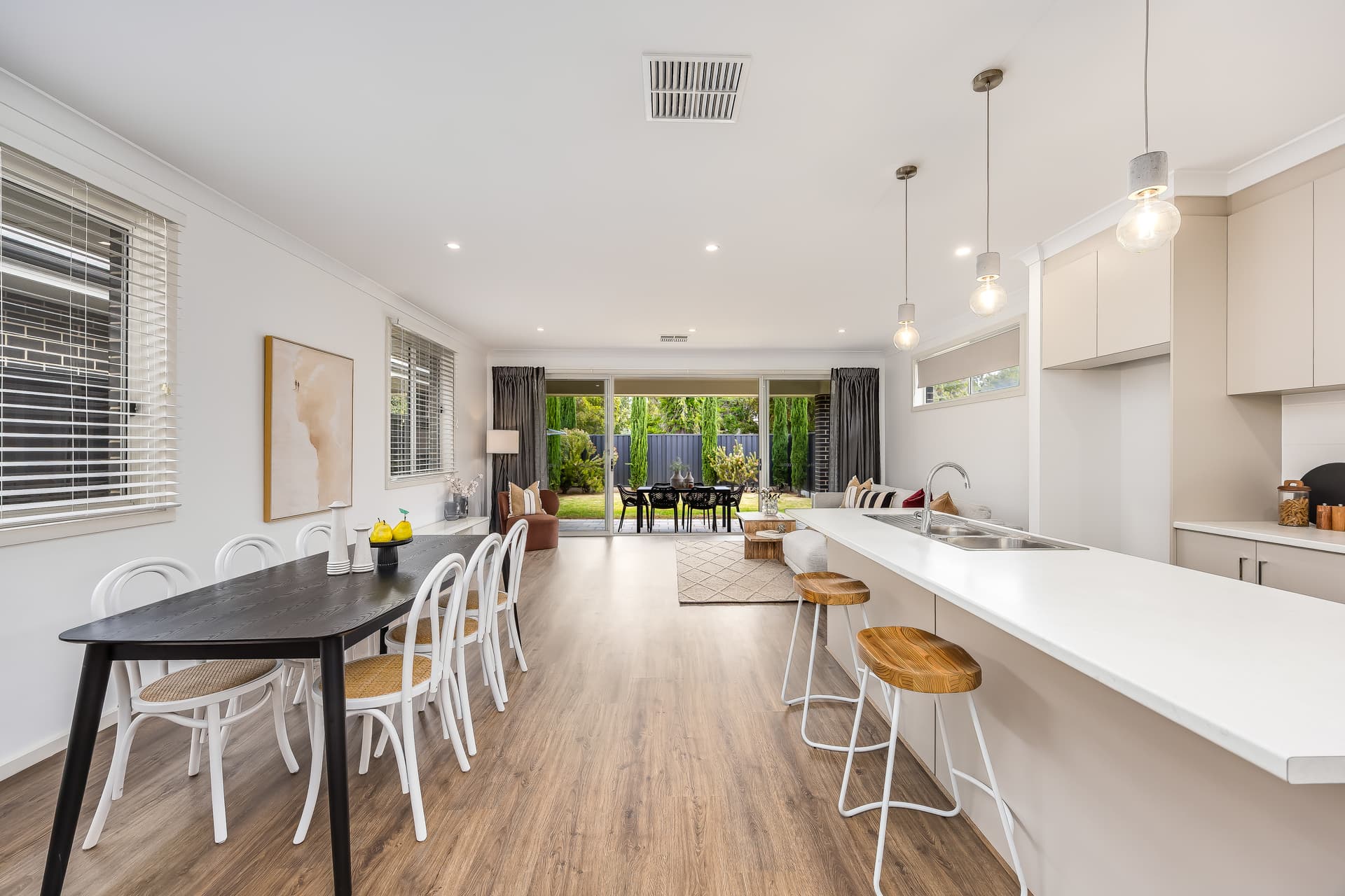 6 Parkwood Grove, Mitchell Park - Thumbnail 2
