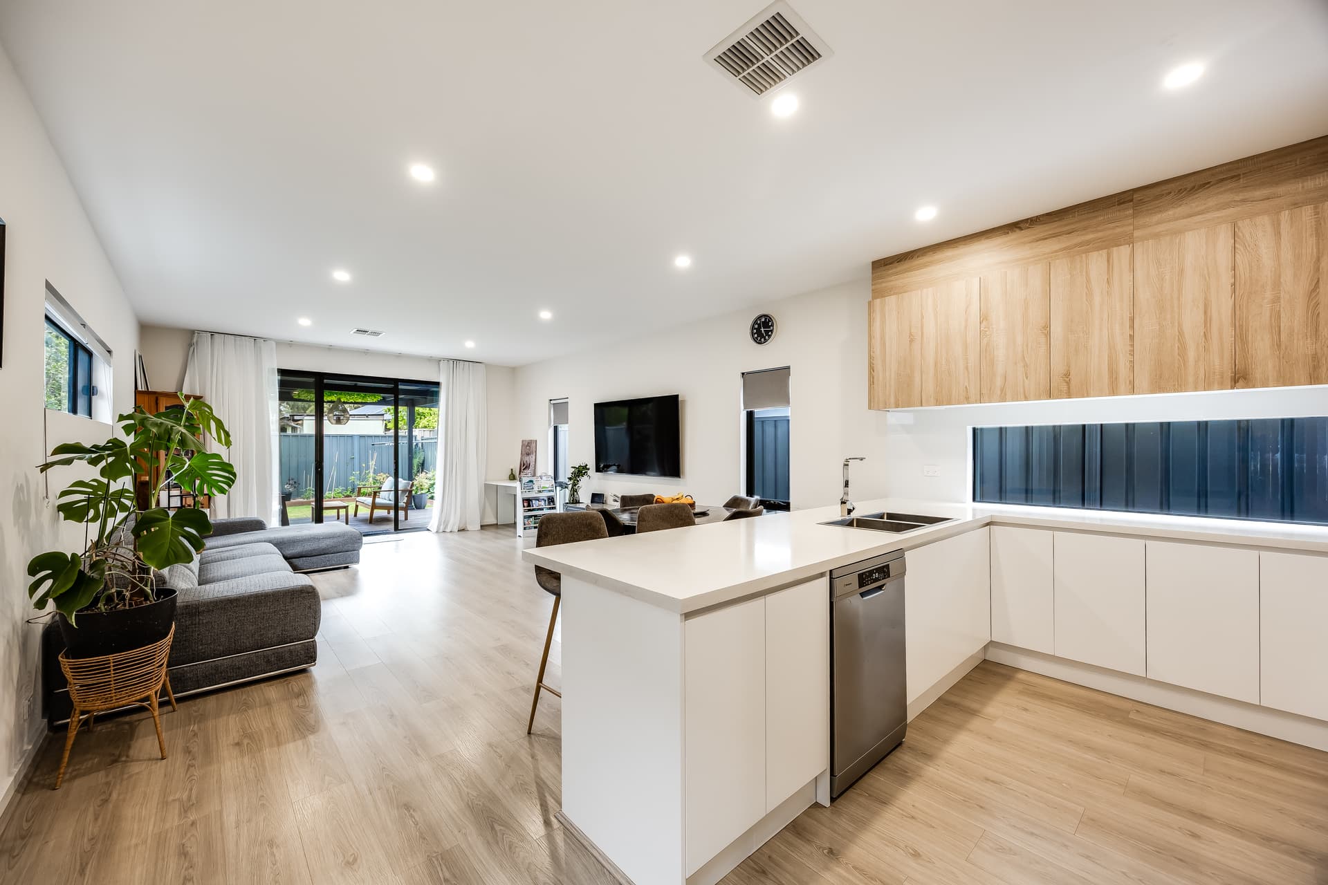 40B Thorne Crescent, Mitchell Park - Thumbnail 4