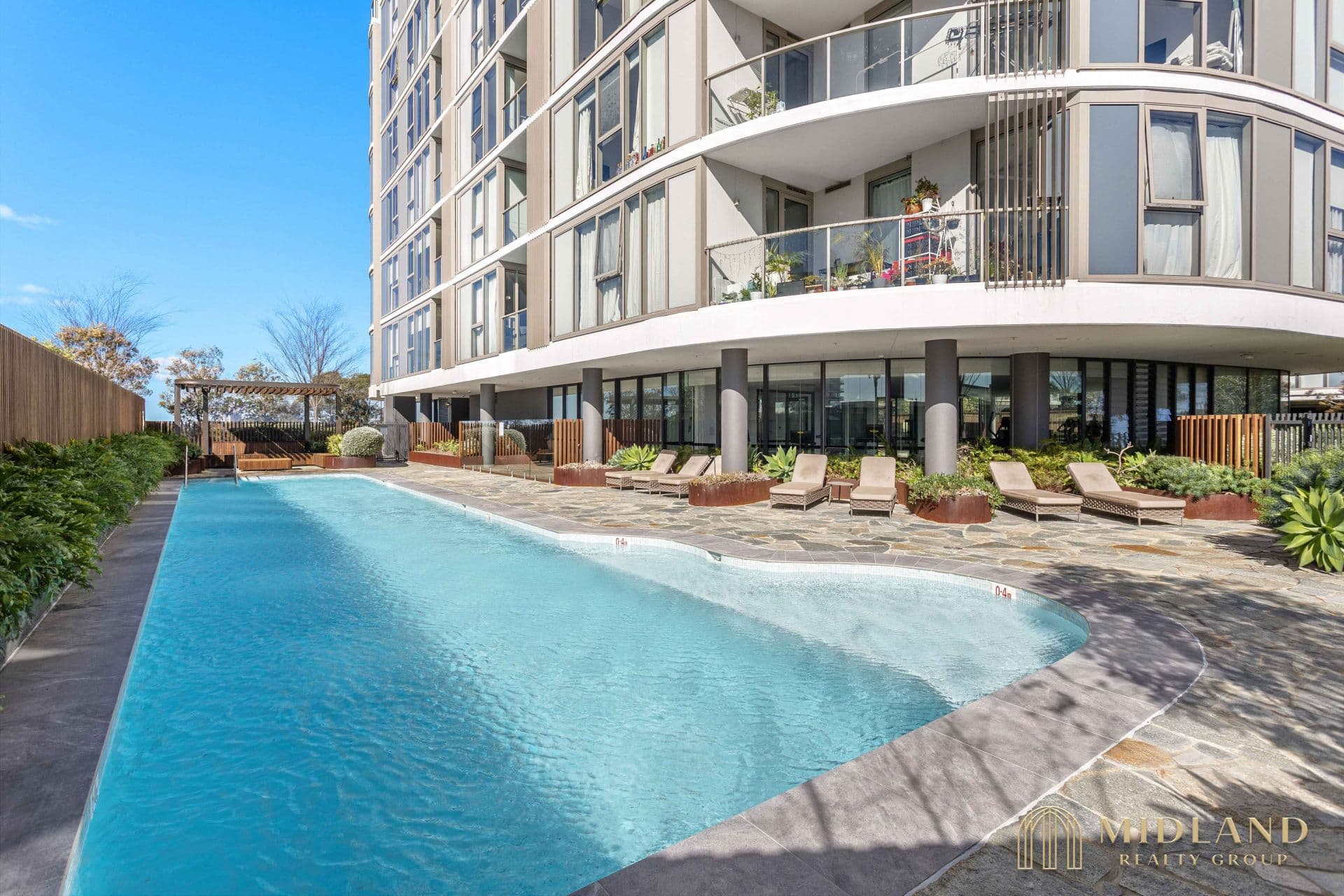 8 Chambers Court, Epping - Image 1